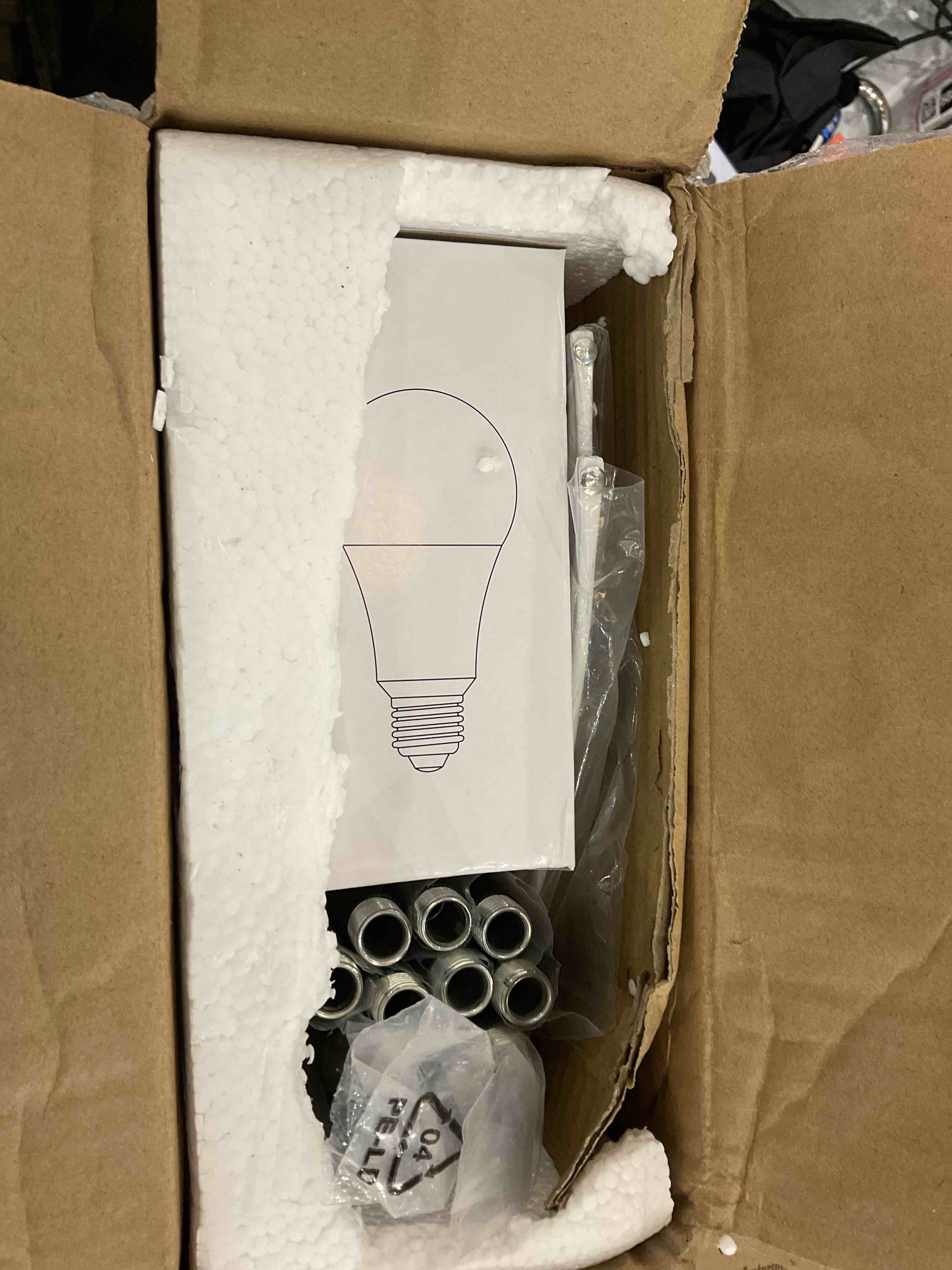 https://s3.amazonaws.com/lotting-images-prod/bidfta/EXS00250683_1685108073264.jpeg