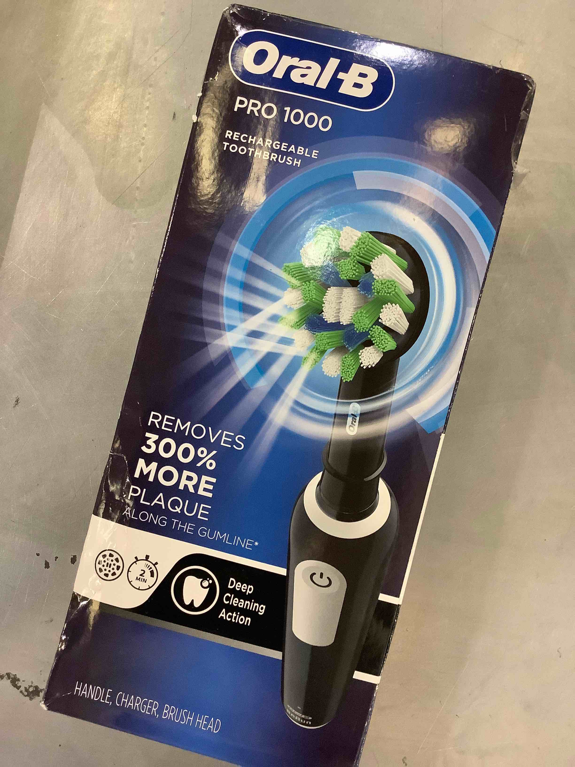 Oral-B Pro 1000 CrossAction Electric Toothbrush, Black