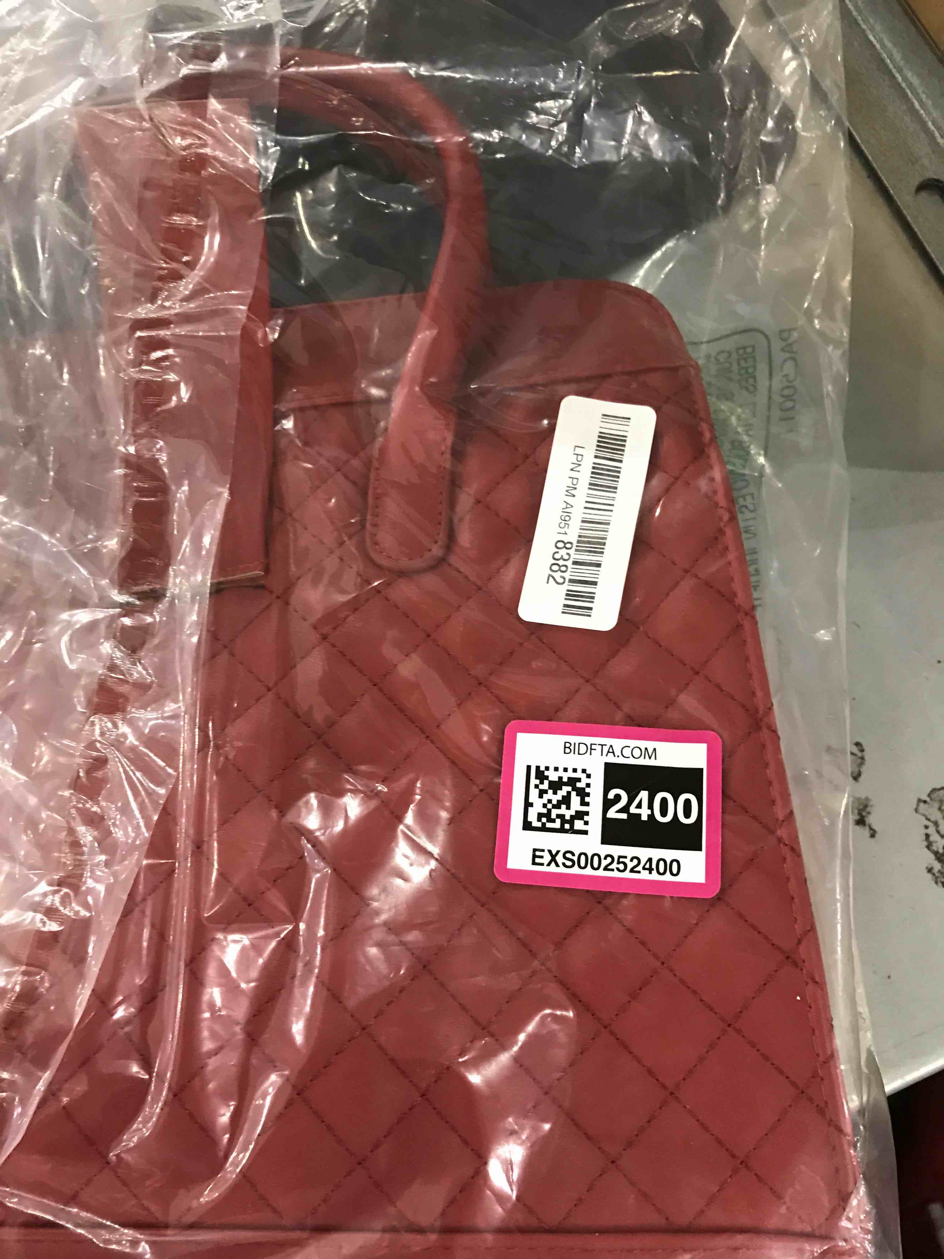https://s3.amazonaws.com/lotting-images-prod/bidfta/EXS00252400_1687264966158.jpeg