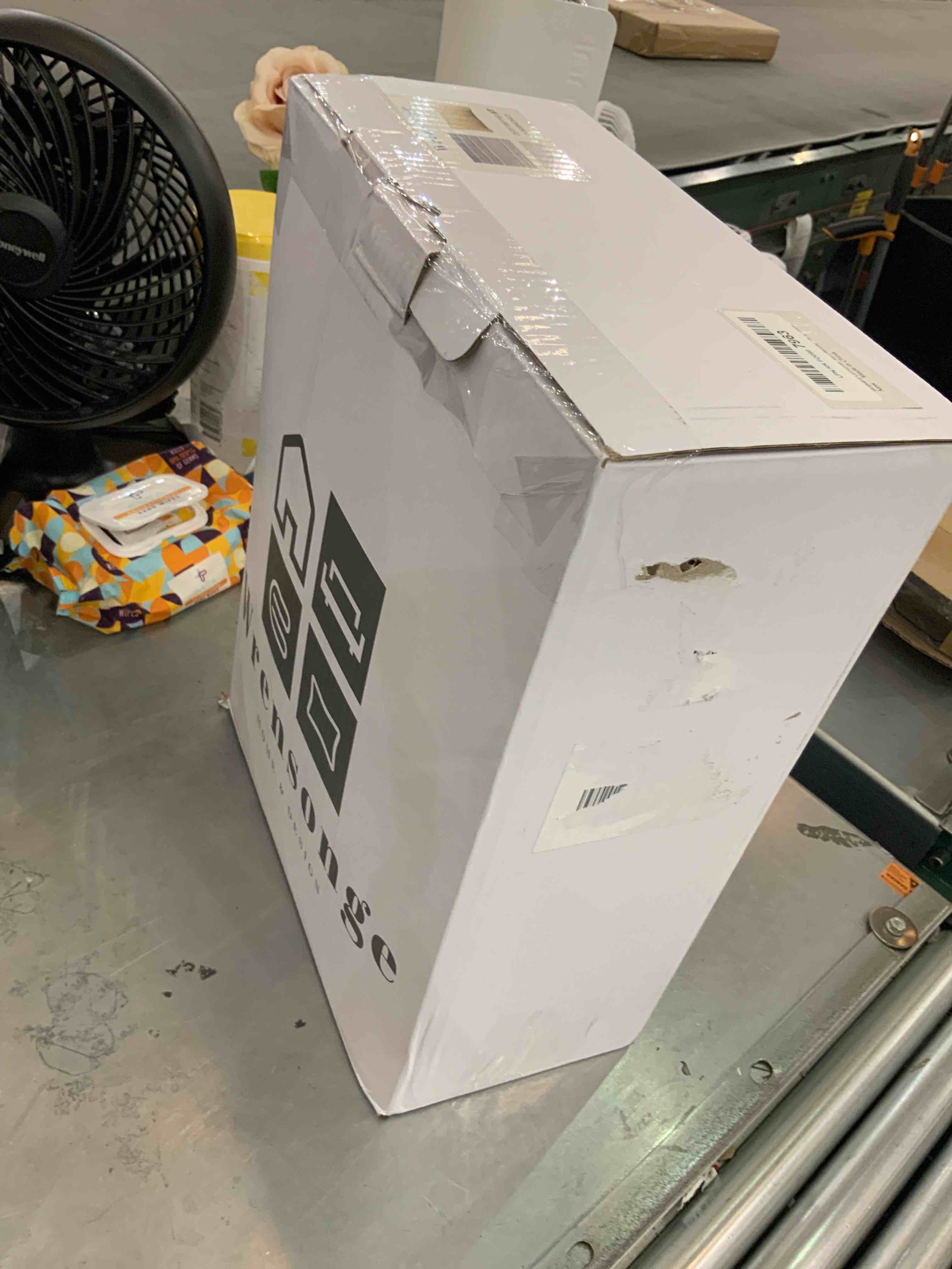 https://s3.amazonaws.com/lotting-images-prod/bidfta/EXS00252560_1686325178834.jpeg