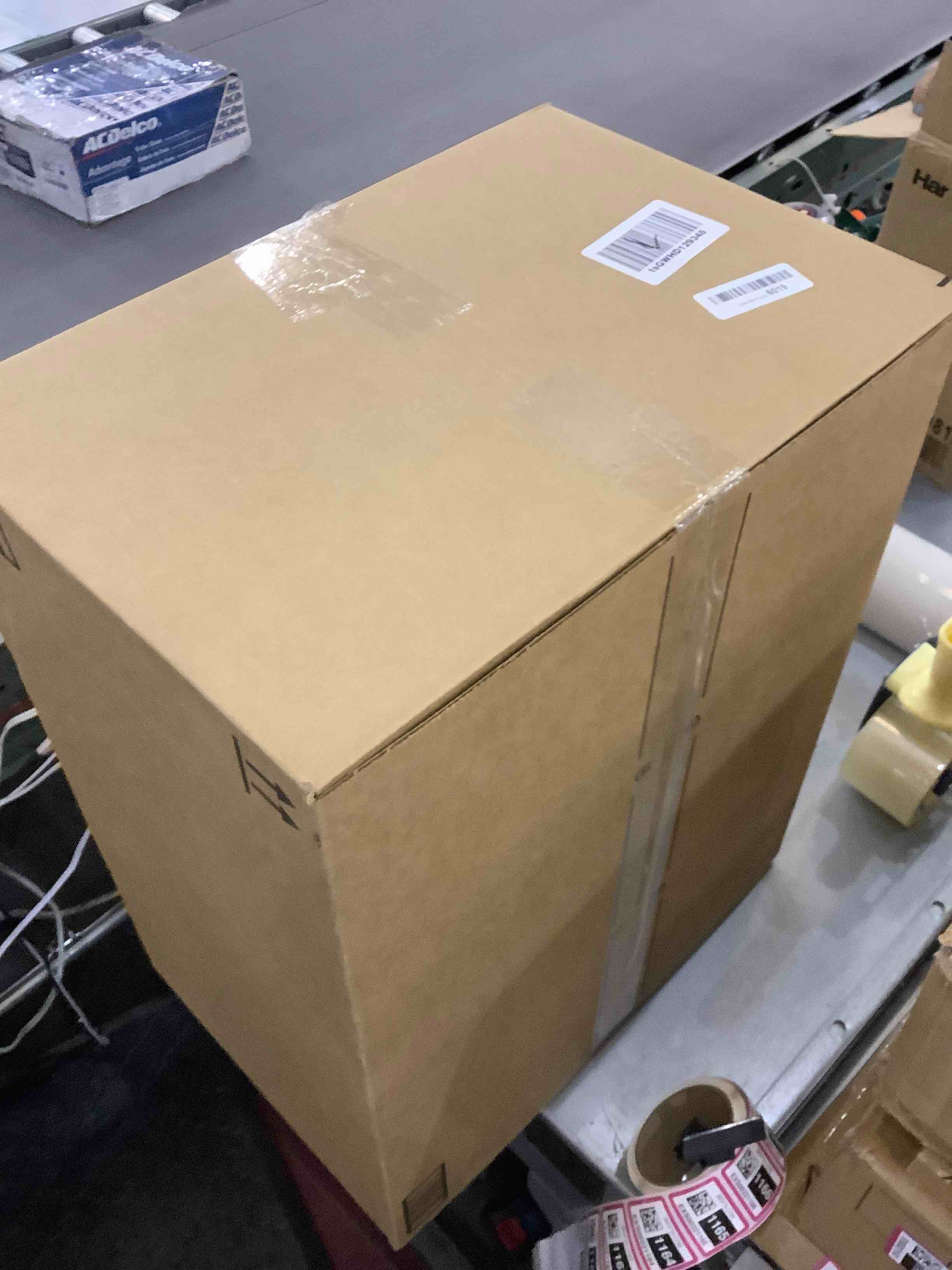 https://s3.amazonaws.com/lotting-images-prod/bidfta/EXS00253256_1686149495385.jpeg