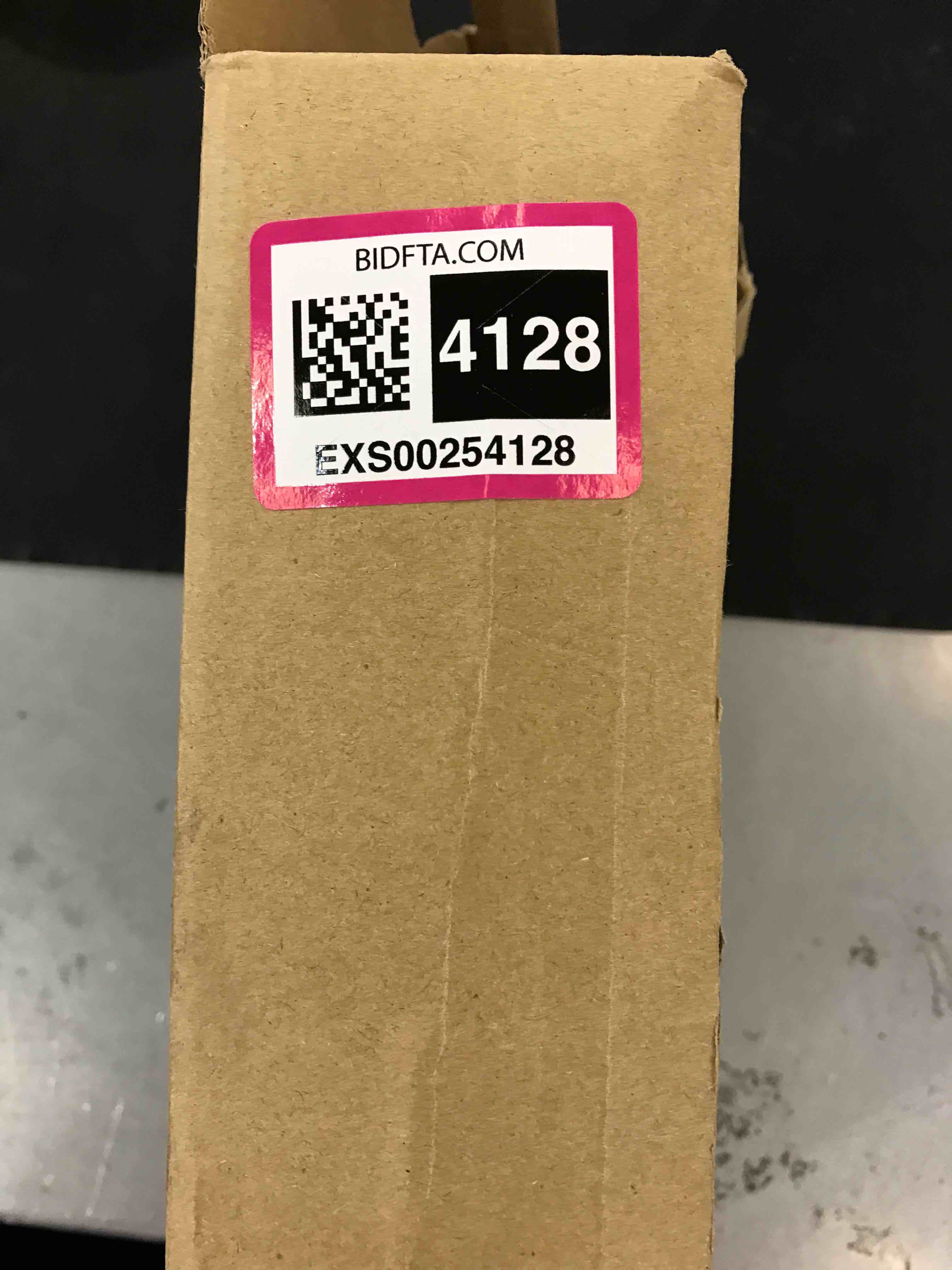 https://s3.amazonaws.com/lotting-images-prod/bidfta/EXS00254128_1684414553023.jpeg