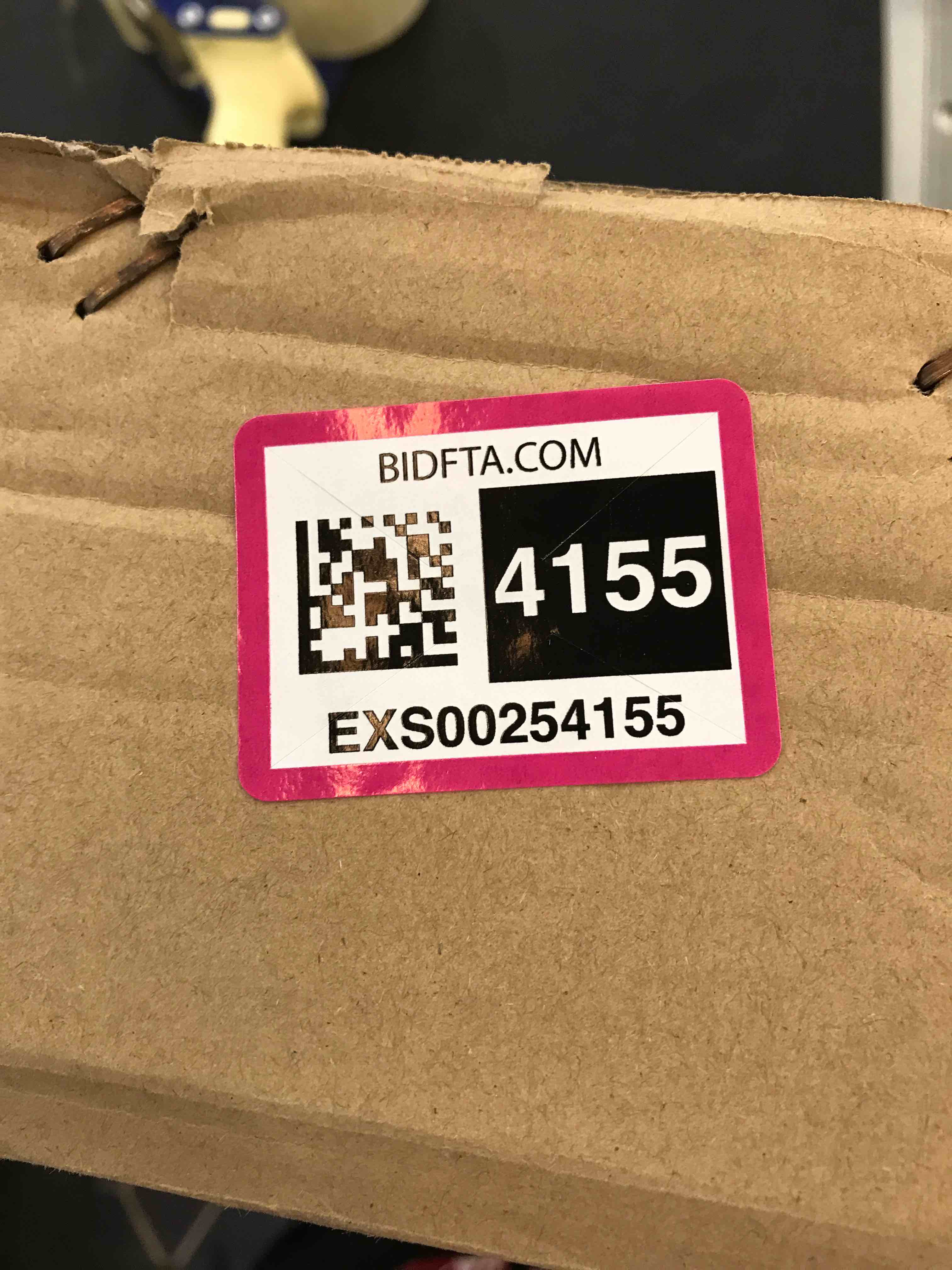 https://s3.amazonaws.com/lotting-images-prod/bidfta/EXS00254155_1684431533803.jpeg