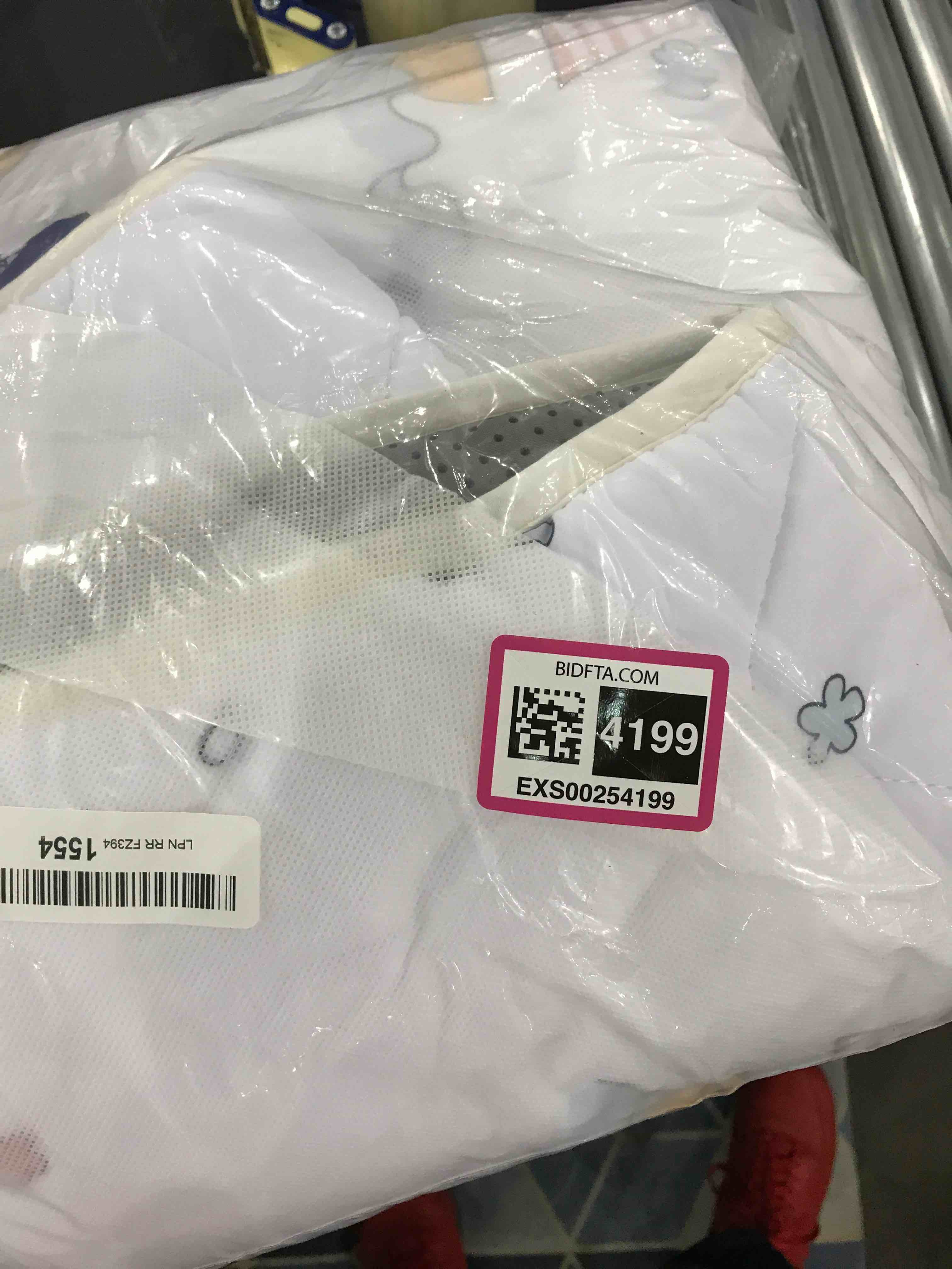 https://s3.amazonaws.com/lotting-images-prod/bidfta/EXS00254199_1684497742096.jpeg