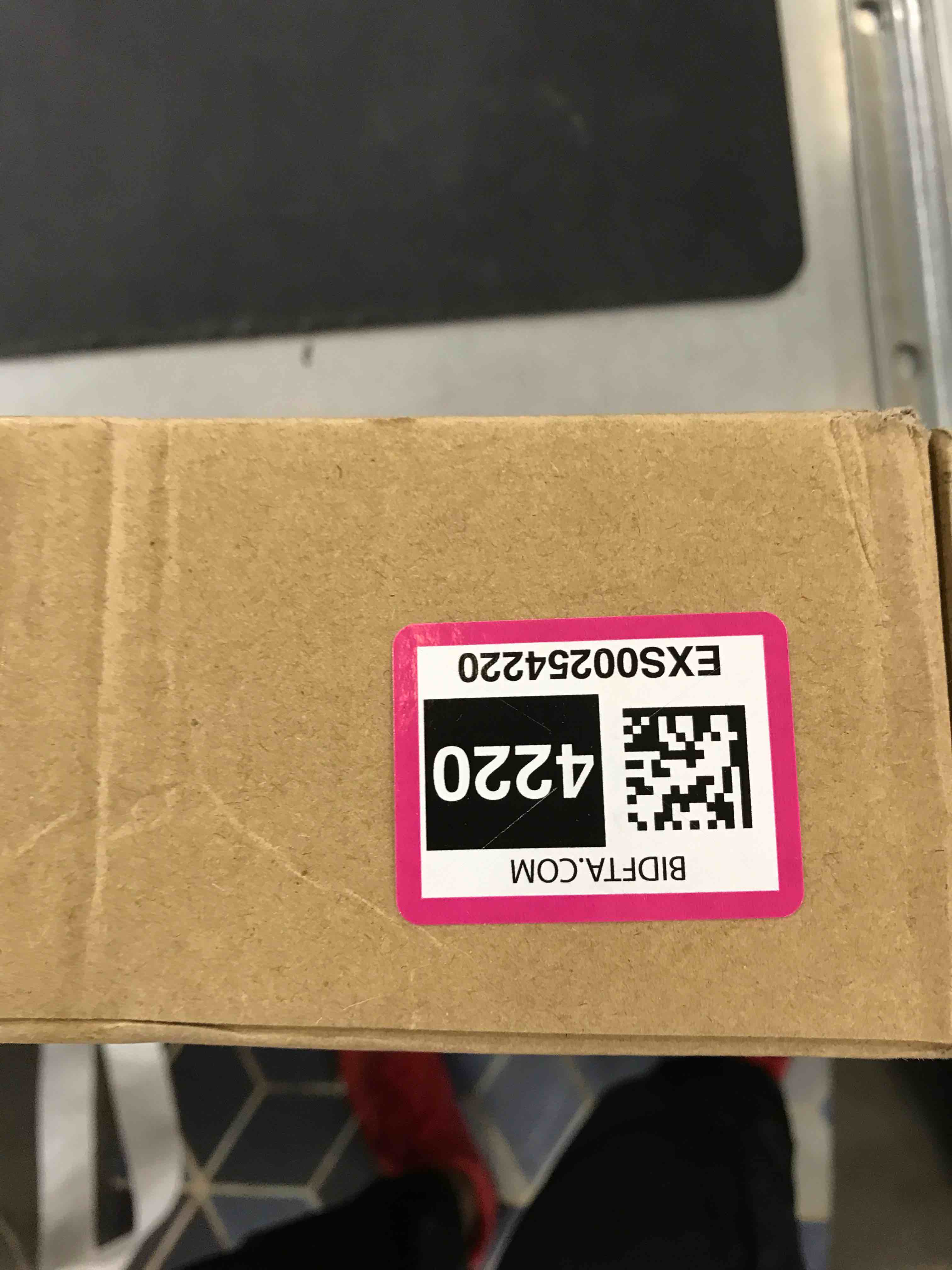 https://s3.amazonaws.com/lotting-images-prod/bidfta/EXS00254220_1684510382563.jpeg