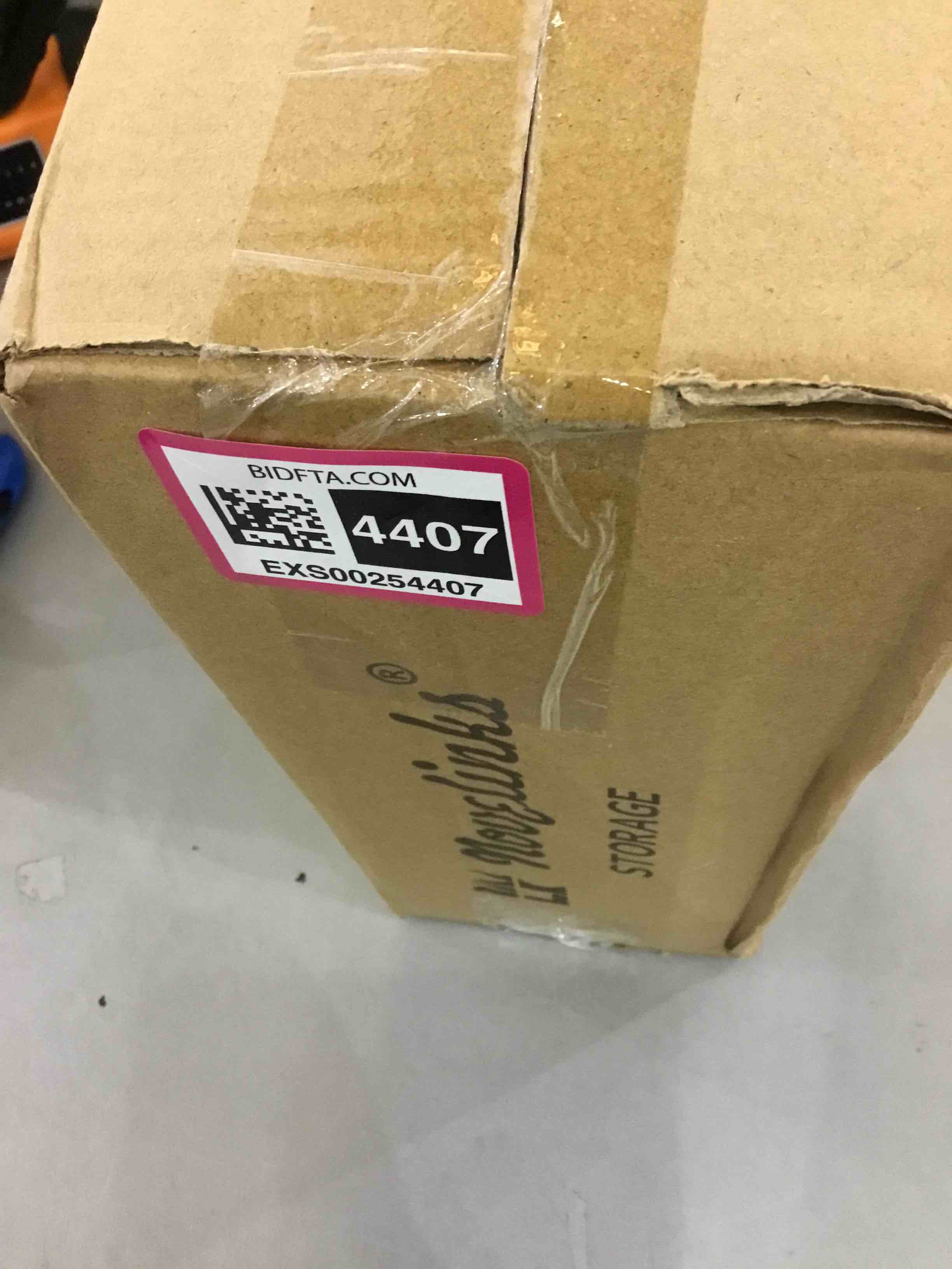 https://s3.amazonaws.com/lotting-images-prod/bidfta/EXS00254407_1685108132618.jpeg