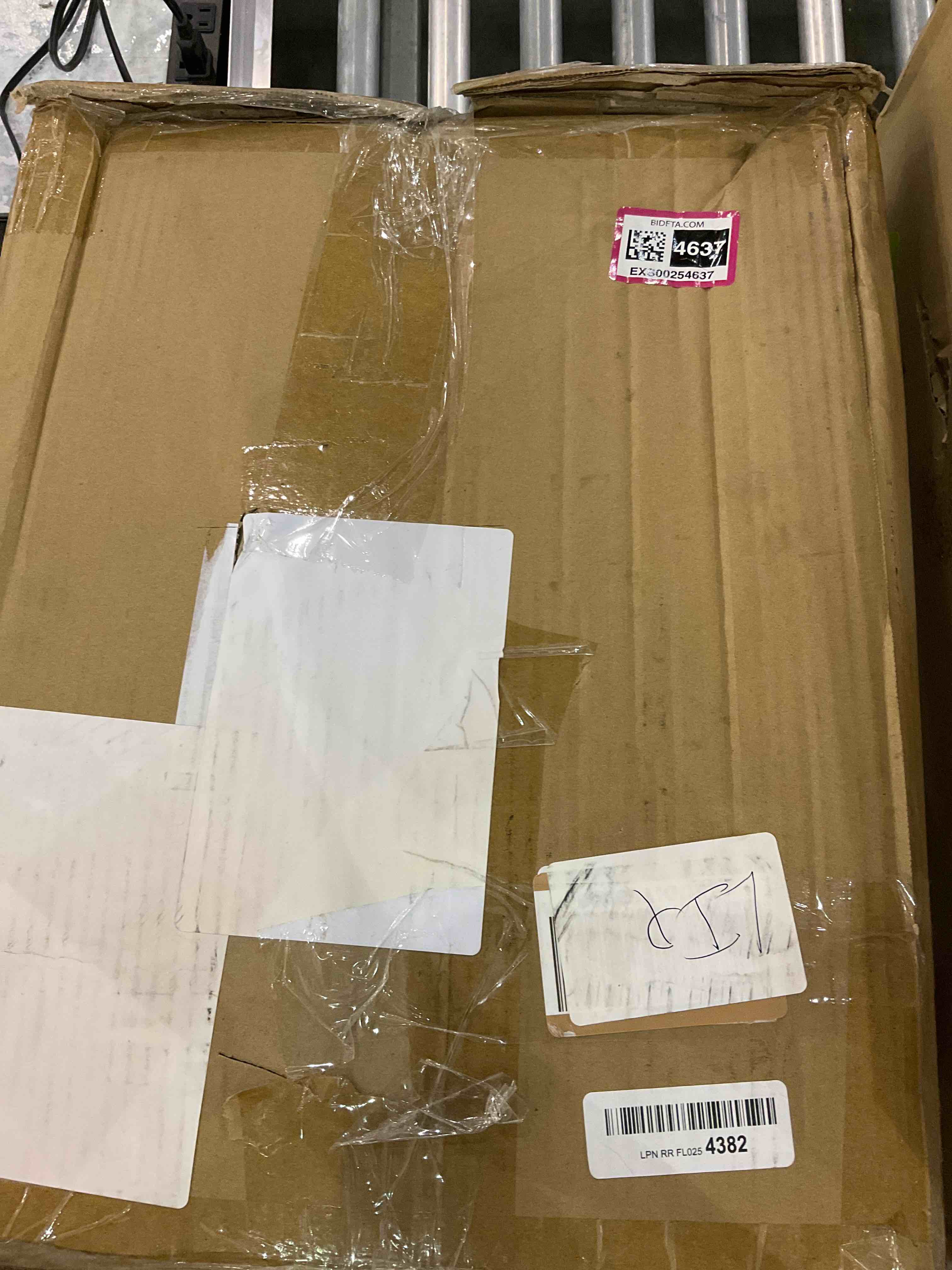 https://s3.amazonaws.com/lotting-images-prod/bidfta/EXS00254637_1693912480349.jpeg