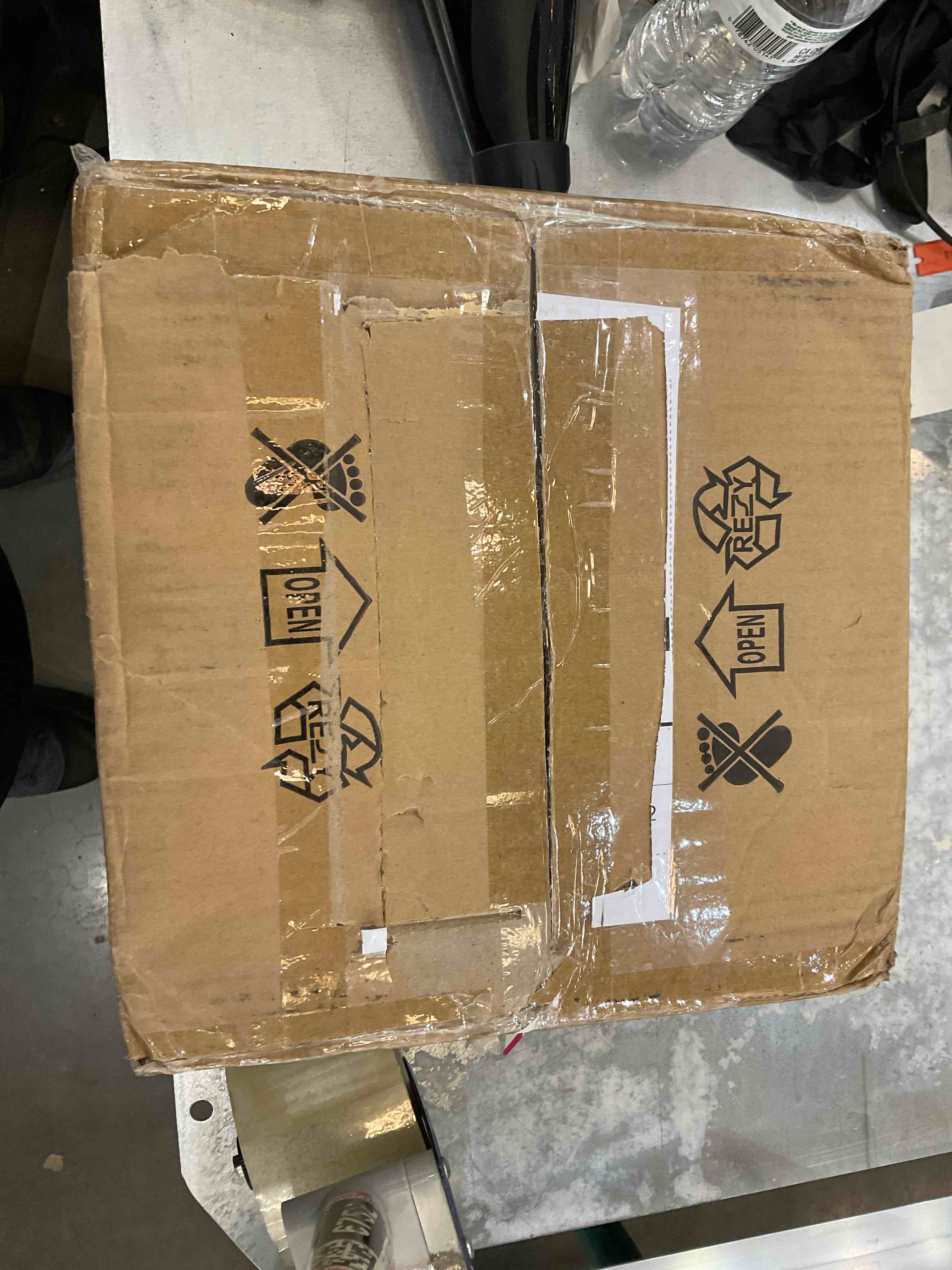 https://s3.amazonaws.com/lotting-images-prod/bidfta/EXS00255057_1685127306790.jpeg