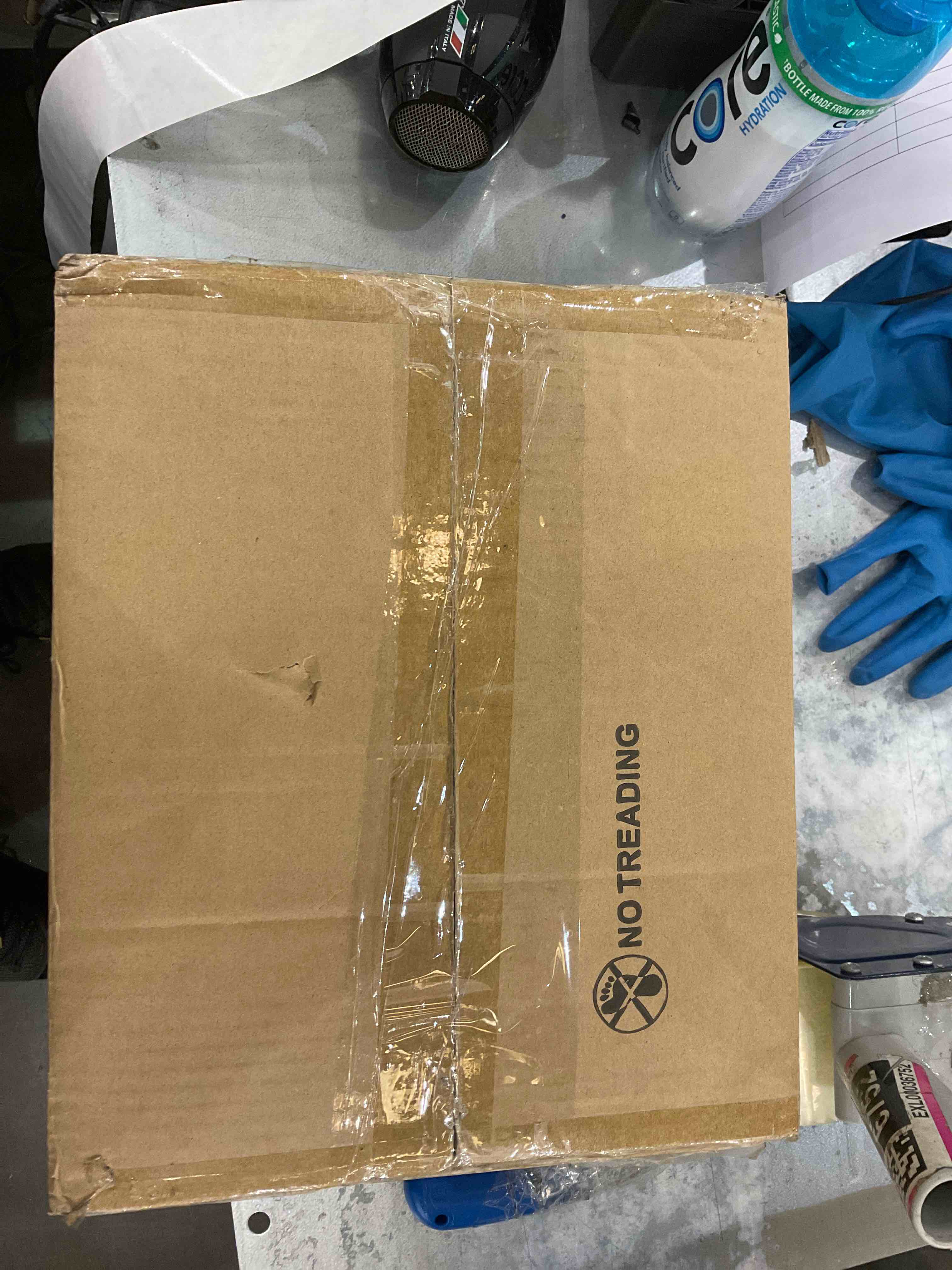 https://s3.amazonaws.com/lotting-images-prod/bidfta/EXS00255227_1685623702559.jpeg