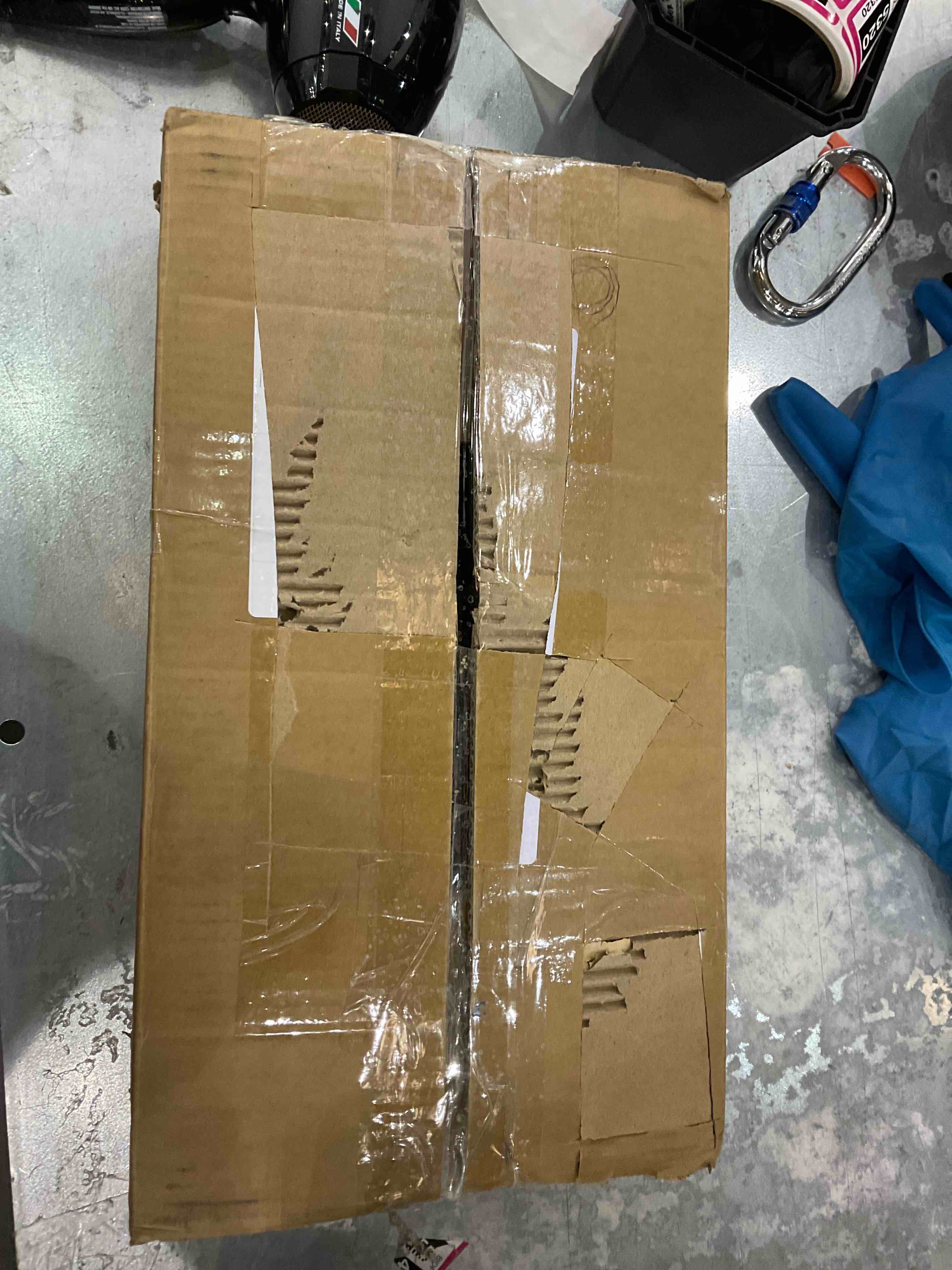 https://s3.amazonaws.com/lotting-images-prod/bidfta/EXS00255317_1685707417605.jpeg