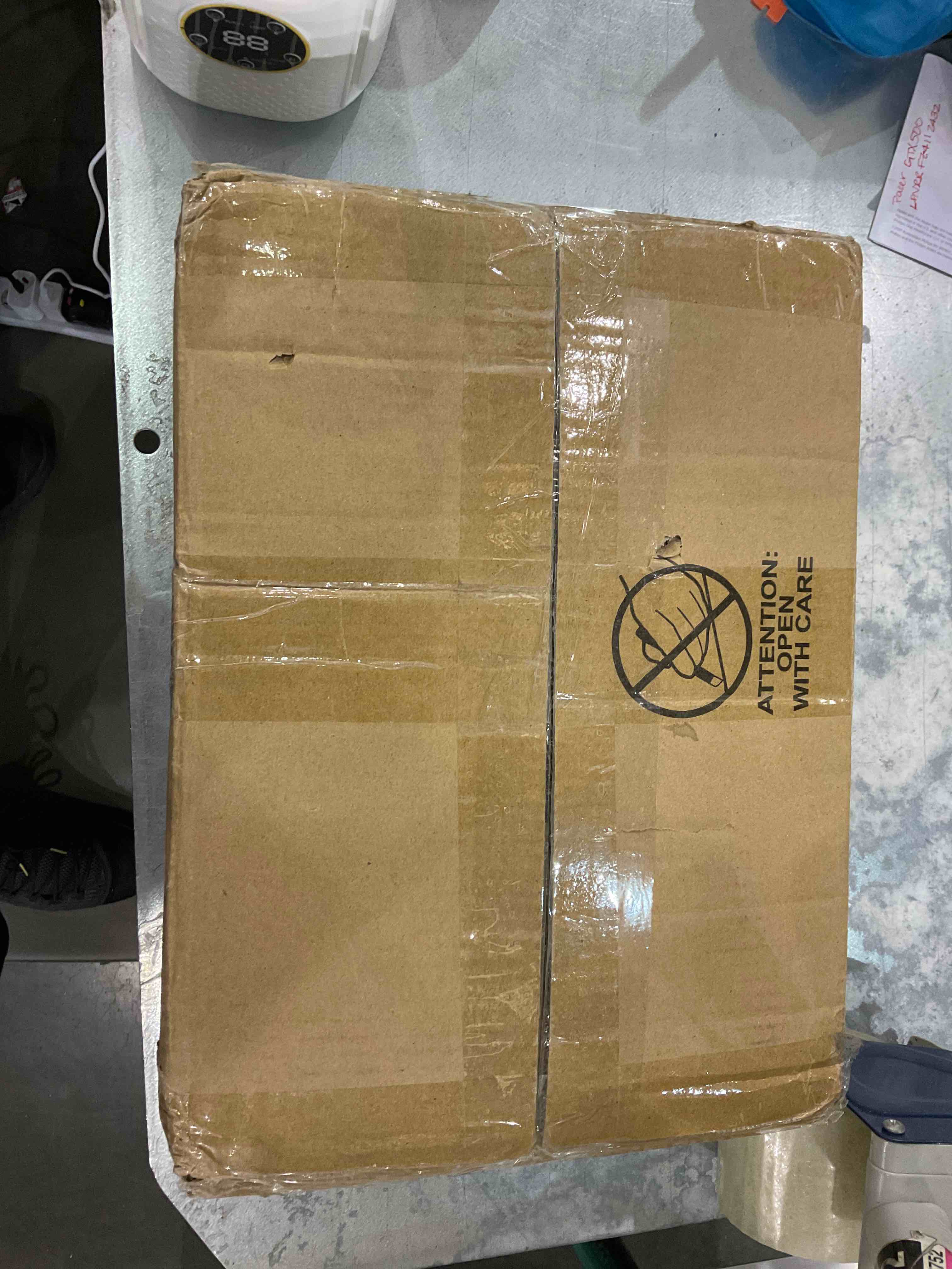https://s3.amazonaws.com/lotting-images-prod/bidfta/EXS00255344_1685964015649.jpeg