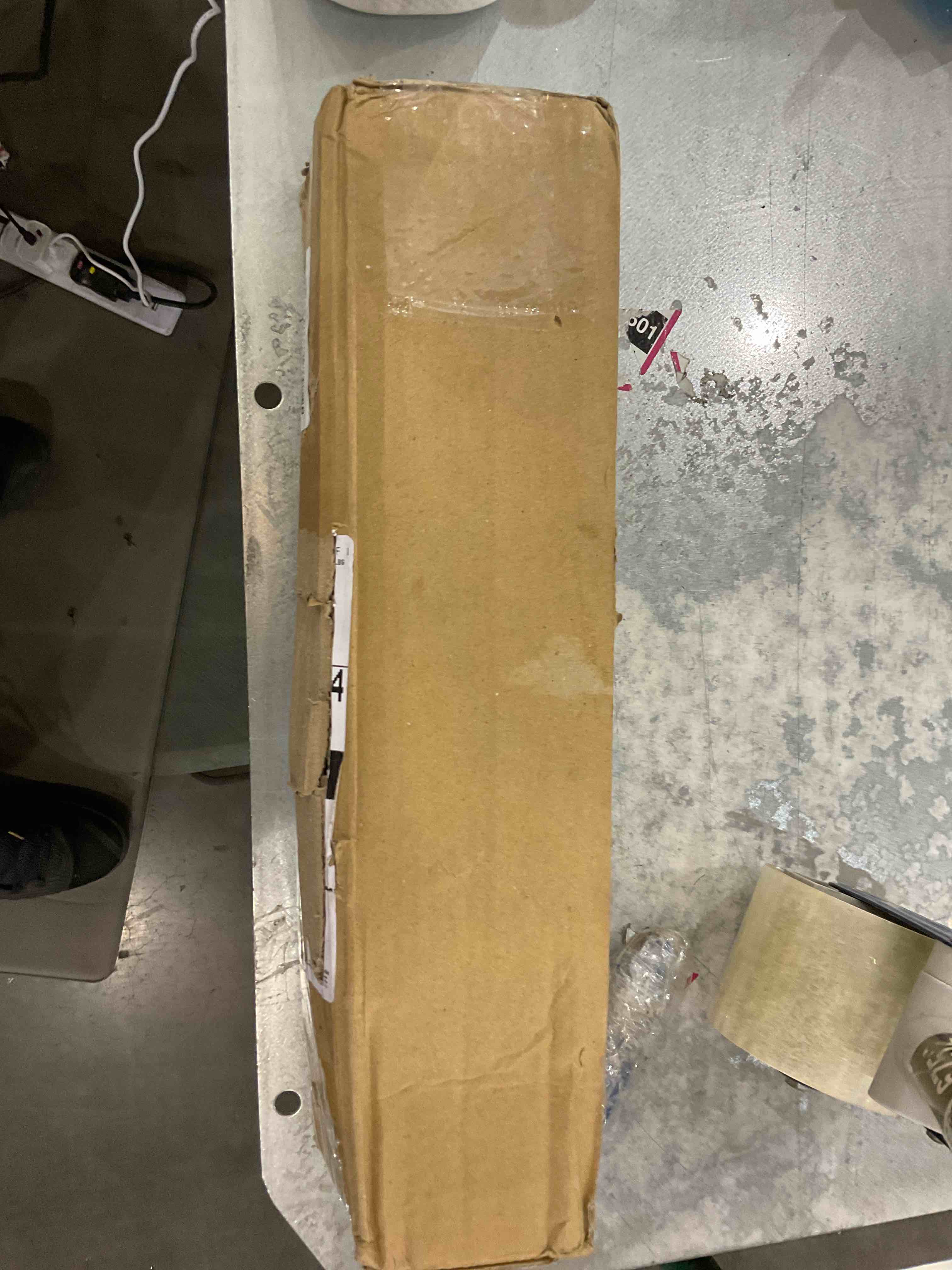 https://s3.amazonaws.com/lotting-images-prod/bidfta/EXS00255366_1685968136290.jpeg