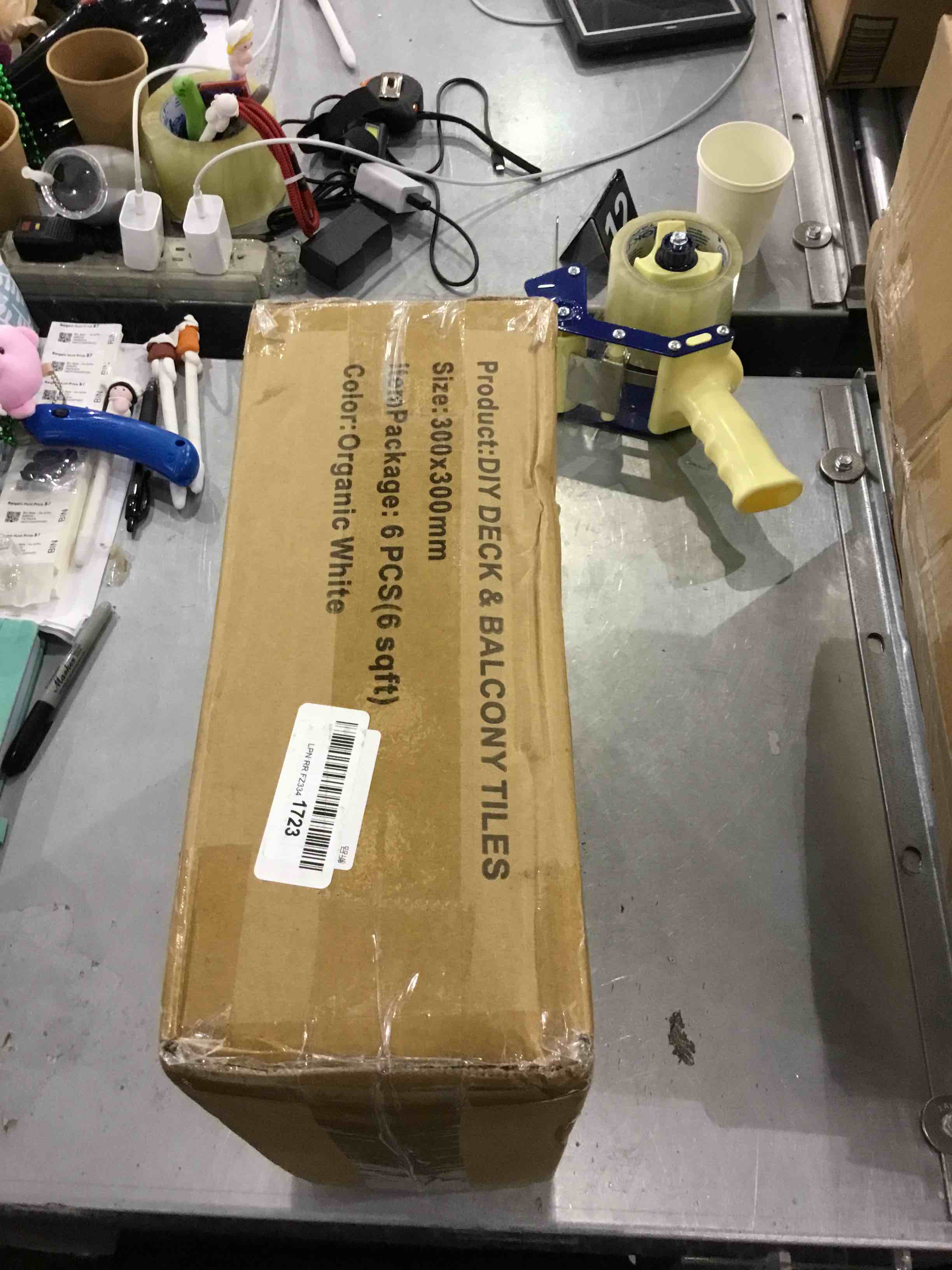 https://s3.amazonaws.com/lotting-images-prod/bidfta/EXS00255543_1684495067688.jpeg