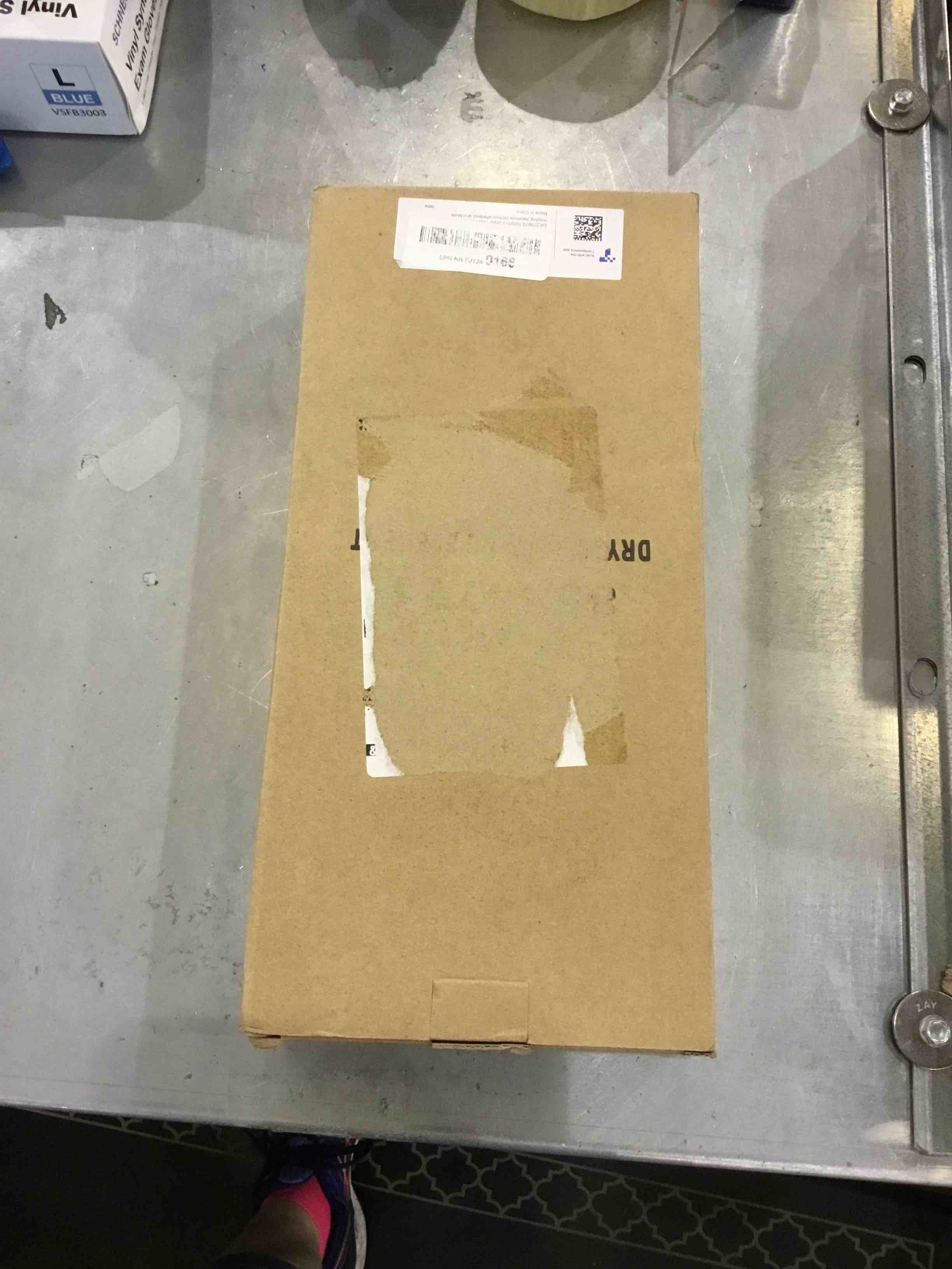 https://s3.amazonaws.com/lotting-images-prod/bidfta/EXS00255713_1684846408730.jpeg