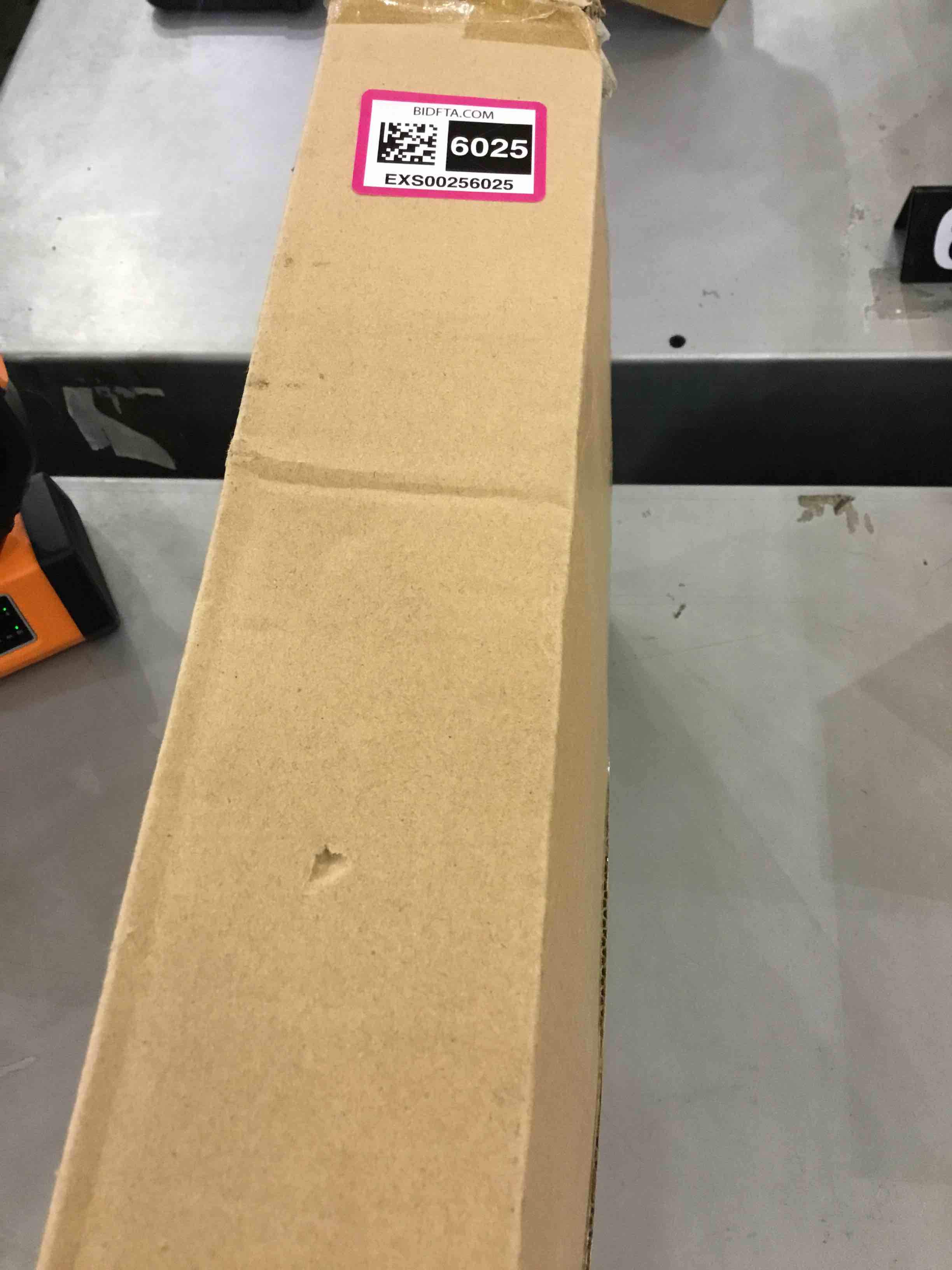 https://s3.amazonaws.com/lotting-images-prod/bidfta/EXS00256025_1684430412759.jpeg