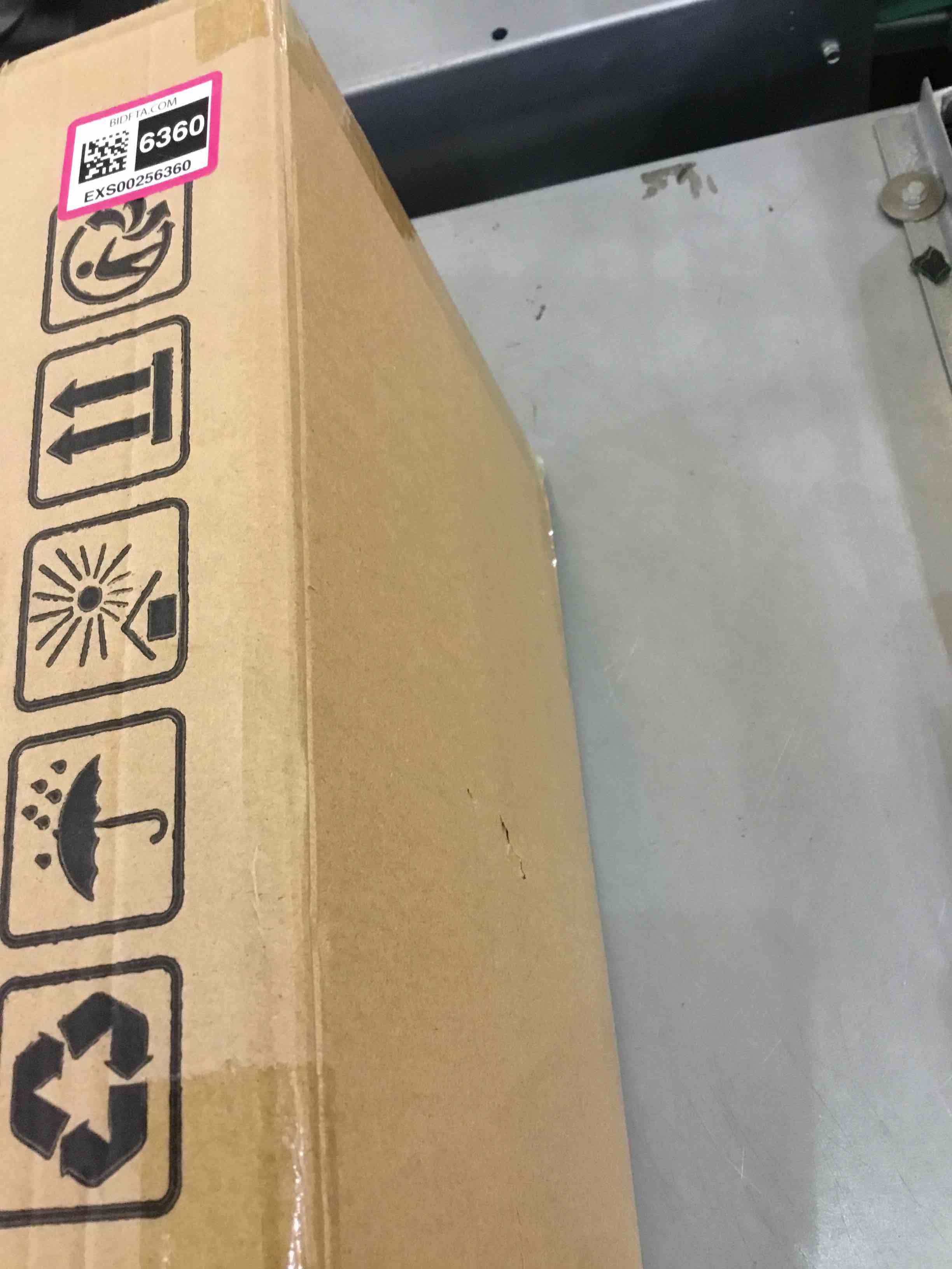https://s3.amazonaws.com/lotting-images-prod/bidfta/EXS00256360_1685026580336.jpeg