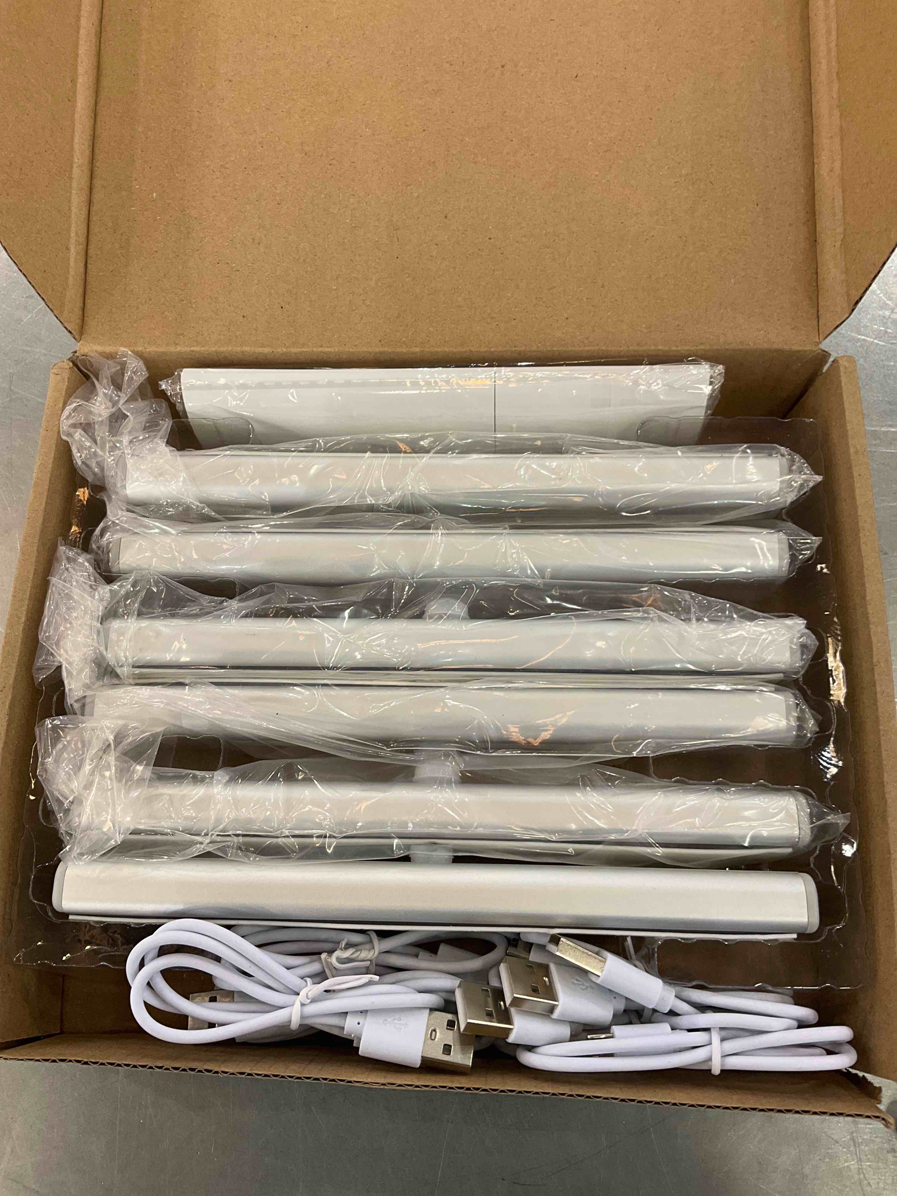 https://s3.amazonaws.com/lotting-images-prod/bidfta/EXS00256787_1684518487923.jpeg