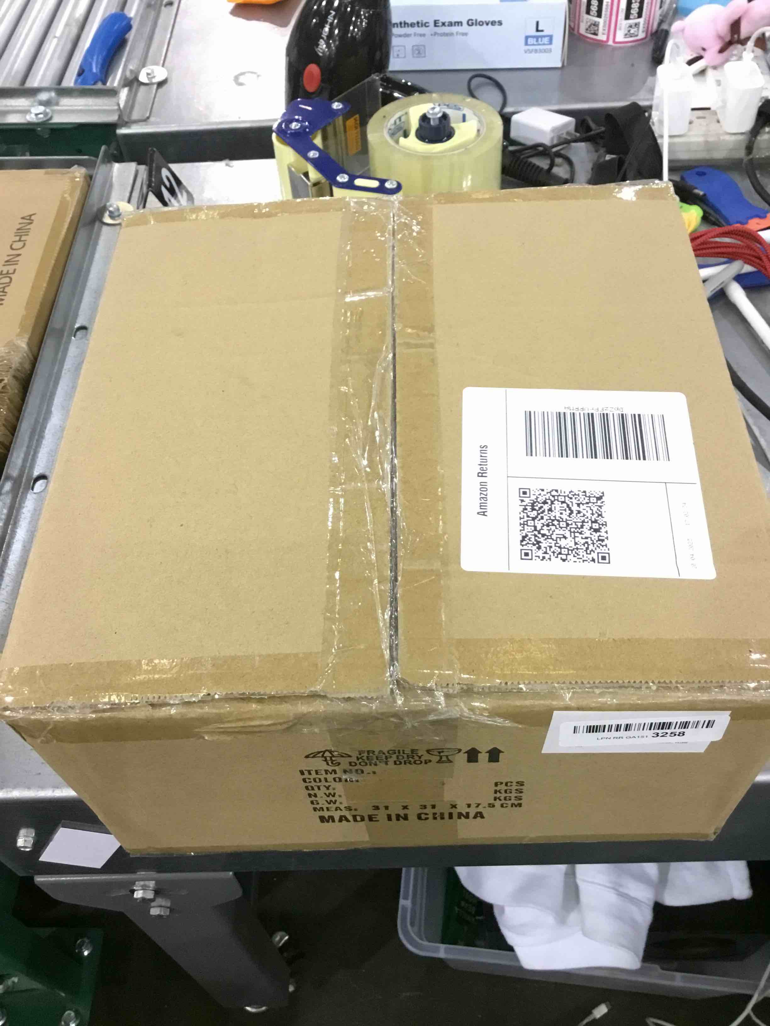 https://s3.amazonaws.com/lotting-images-prod/bidfta/EXS00258088_1684758550617.jpeg