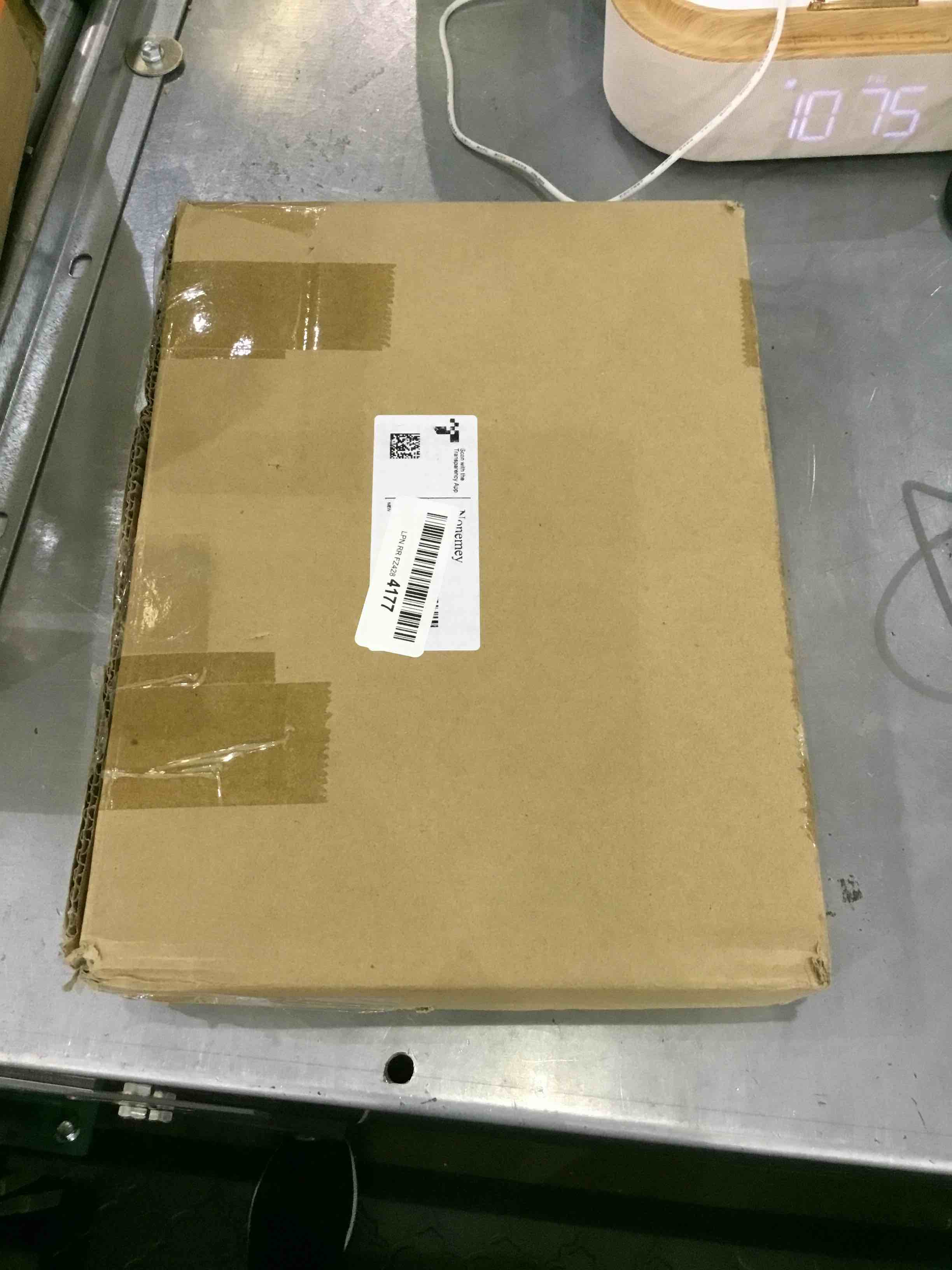 https://s3.amazonaws.com/lotting-images-prod/bidfta/EXS00258142_1684843778017.jpeg