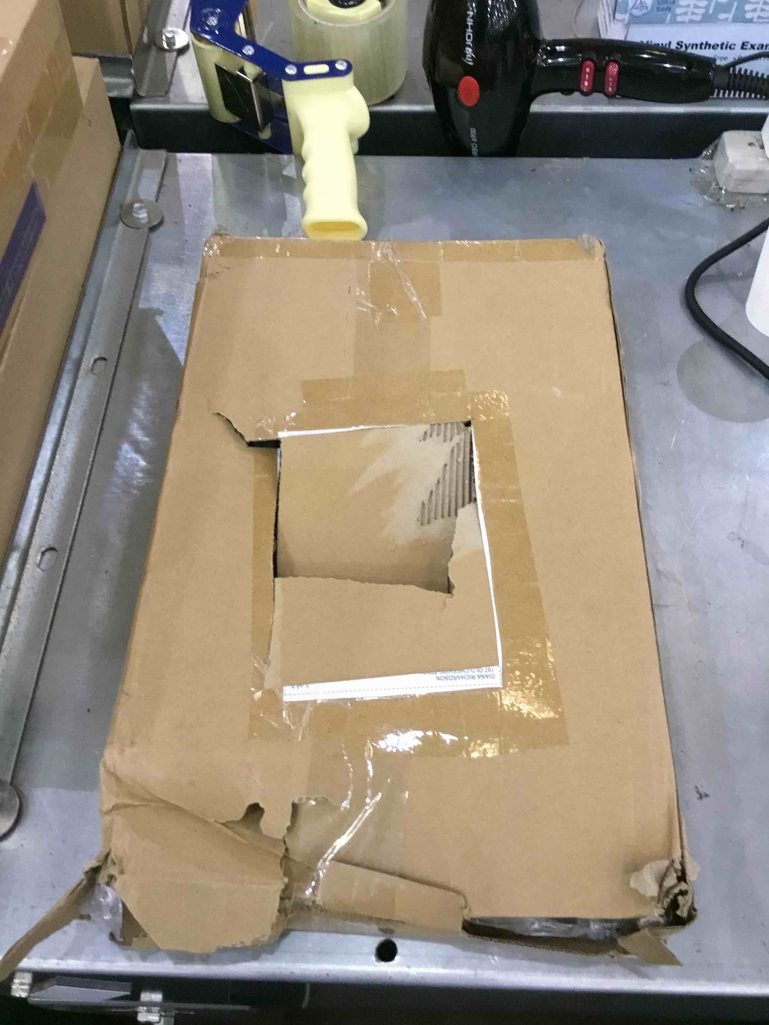 https://s3.amazonaws.com/lotting-images-prod/bidfta/EXS00258213_1684855824675.jpeg