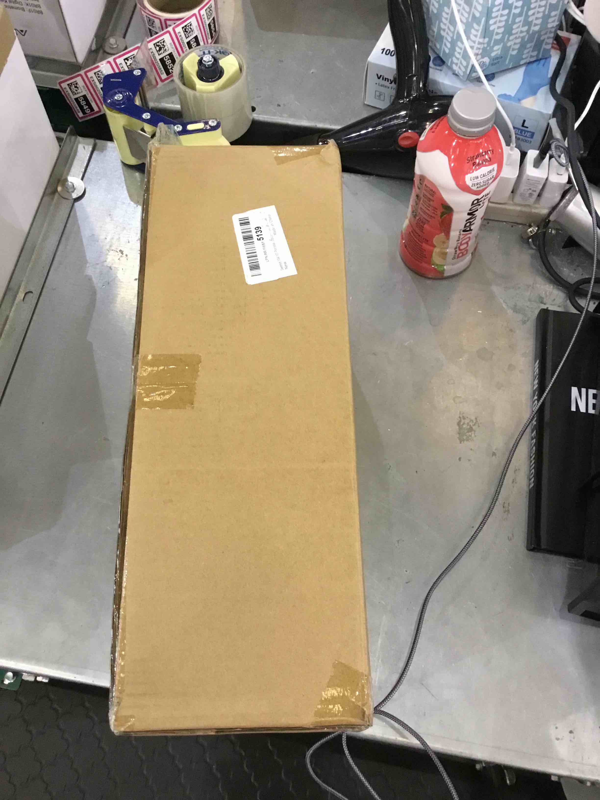 https://s3.amazonaws.com/lotting-images-prod/bidfta/EXS00258426_1685107753804.jpeg