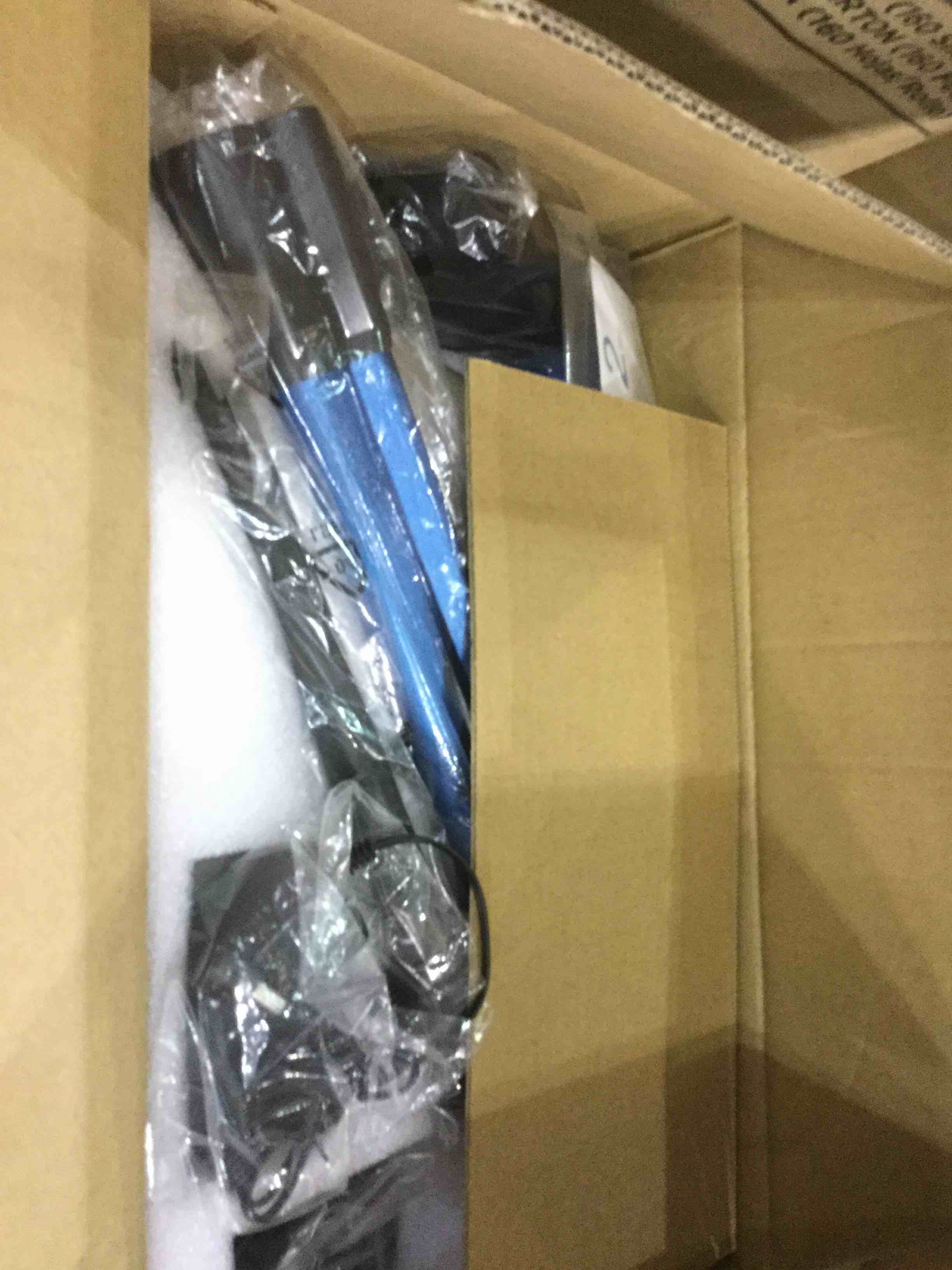 https://s3.amazonaws.com/lotting-images-prod/bidfta/EXS00258660_1684756183593.jpeg