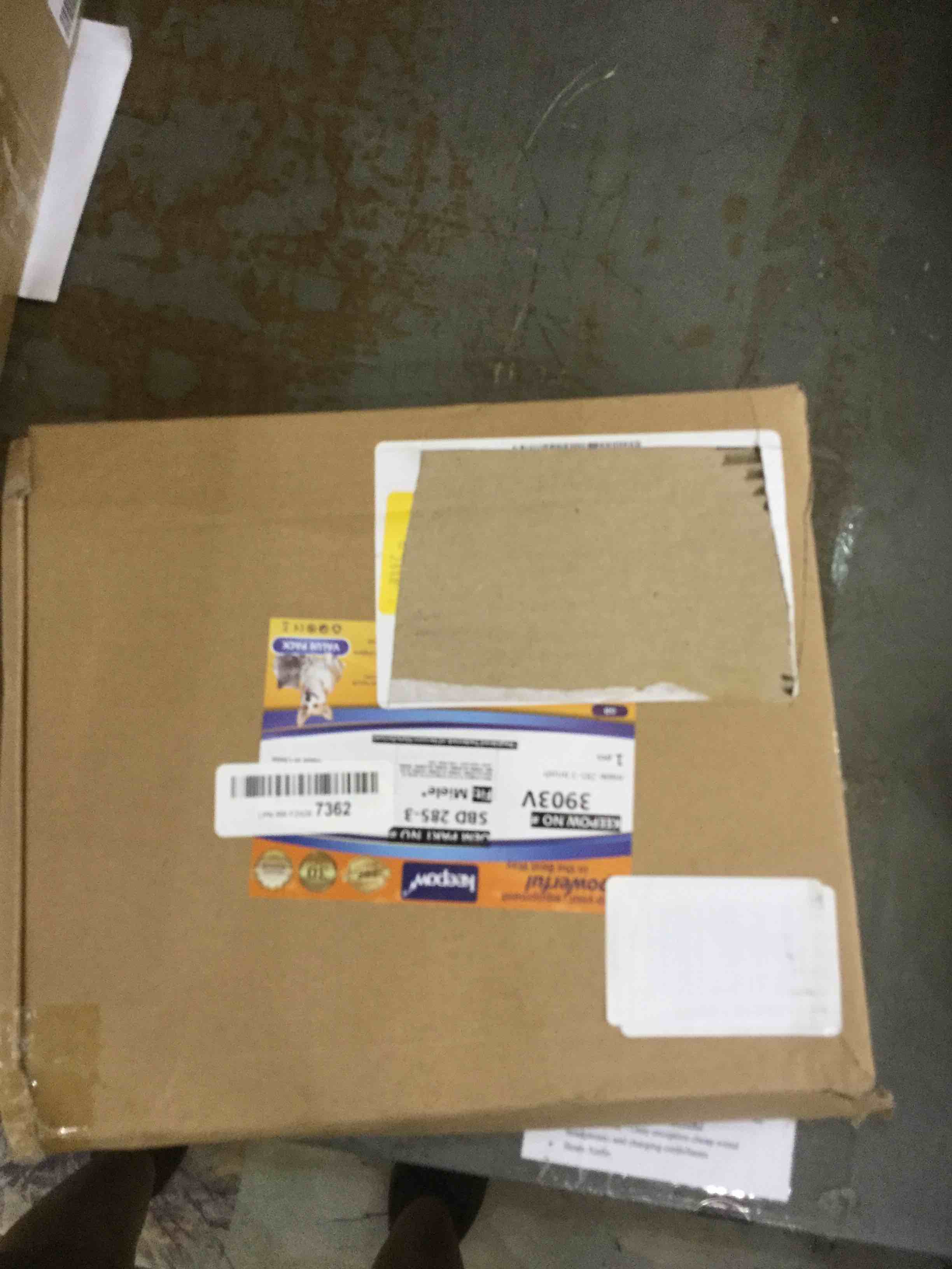 https://s3.amazonaws.com/lotting-images-prod/bidfta/EXS00258808_1684776569156.jpeg