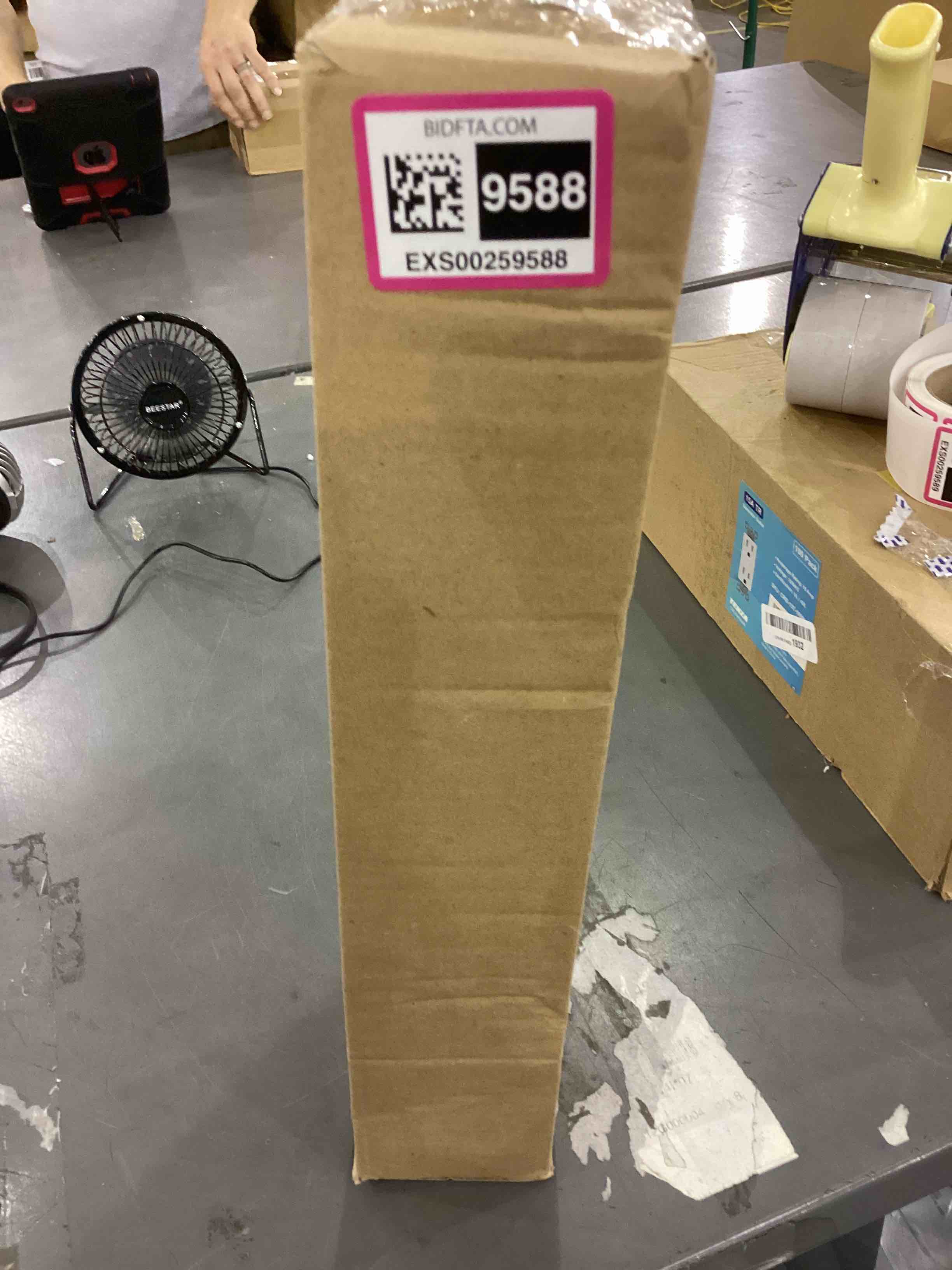 https://s3.amazonaws.com/lotting-images-prod/bidfta/EXS00259588_1684418469520.jpeg