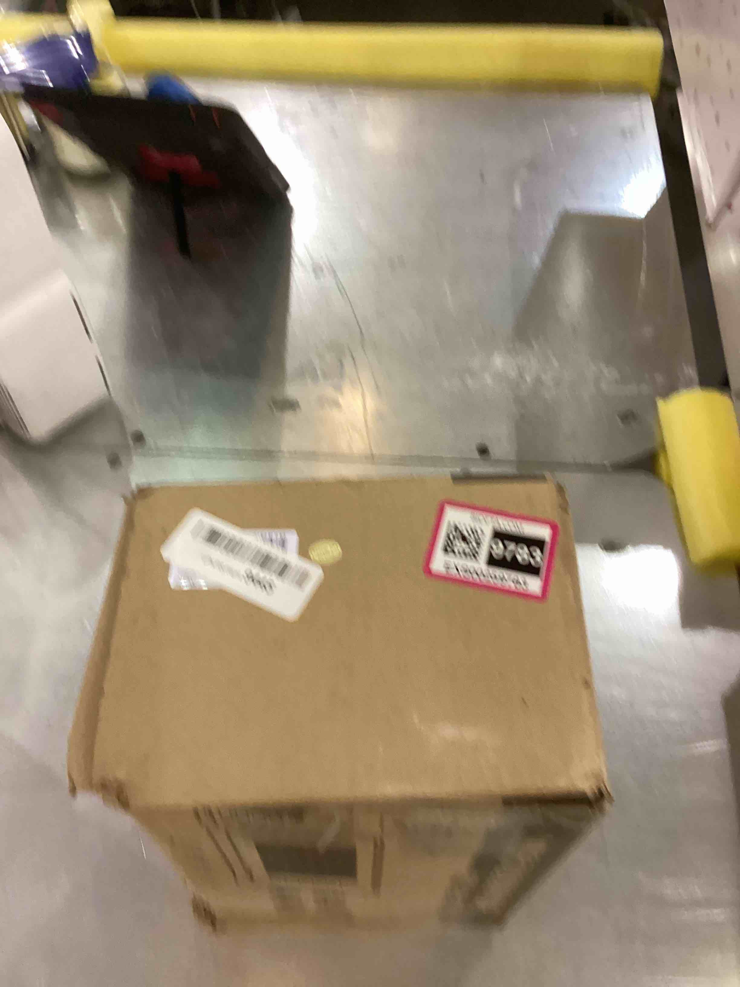 https://s3.amazonaws.com/lotting-images-prod/bidfta/EXS00259783_1685107841870.jpeg