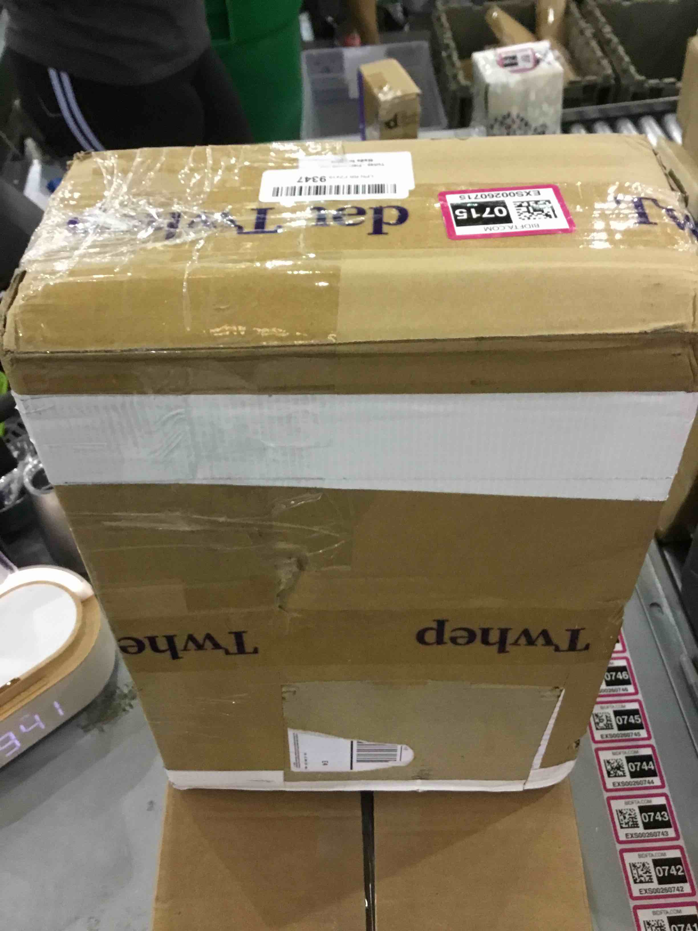 https://s3.amazonaws.com/lotting-images-prod/bidfta/EXS00260715_1684499988888.jpeg
