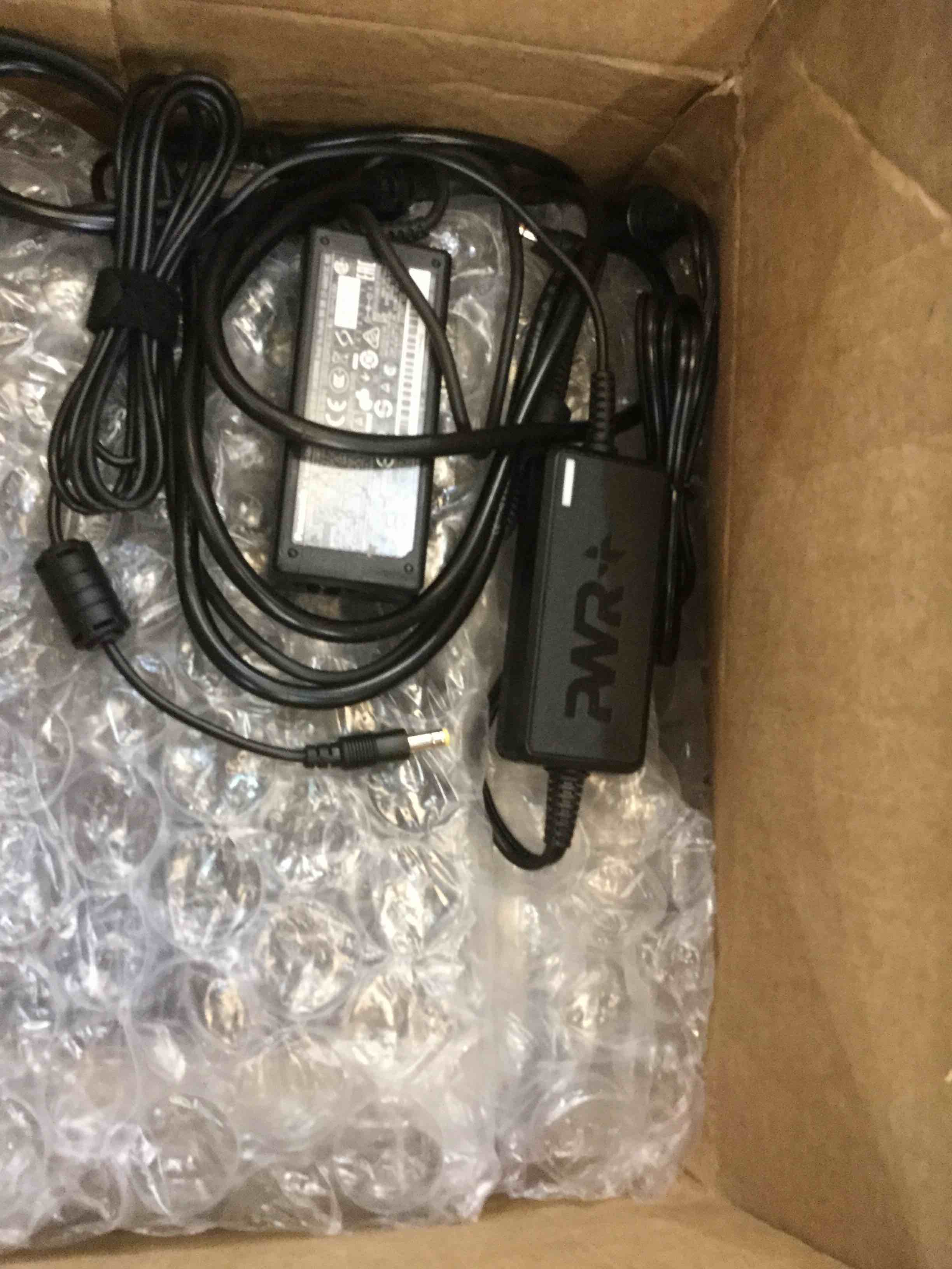 https://s3.amazonaws.com/lotting-images-prod/bidfta/EXS00261417_1684345202095.jpeg