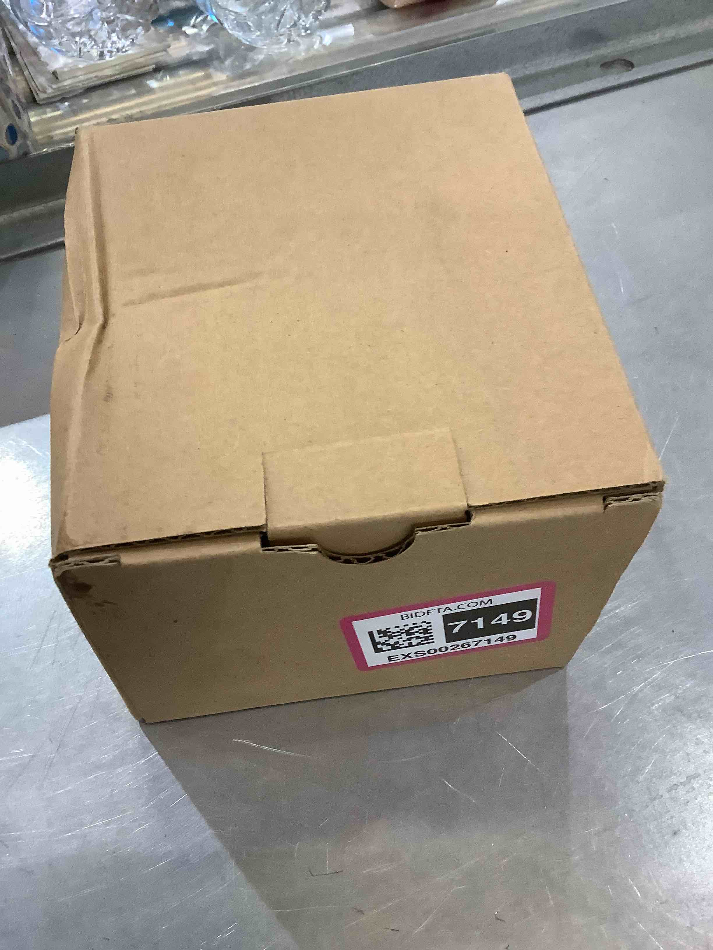 https://s3.amazonaws.com/lotting-images-prod/bidfta/EXS00267149_1684506550474.jpeg