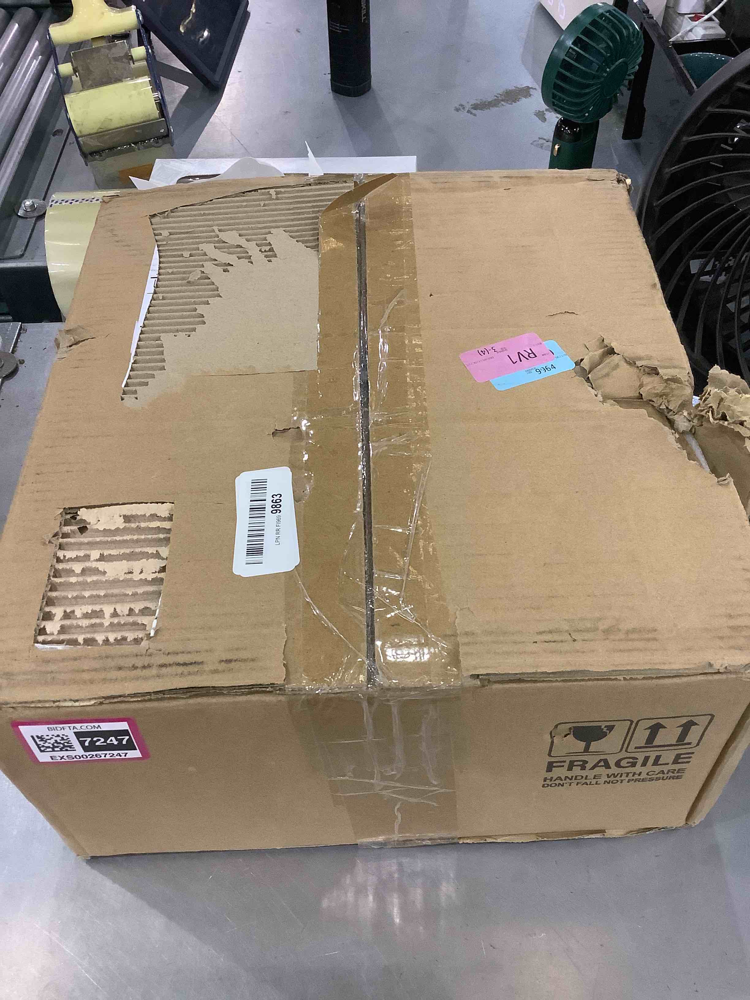 https://s3.amazonaws.com/lotting-images-prod/bidfta/EXS00267247_1684760019106.jpeg