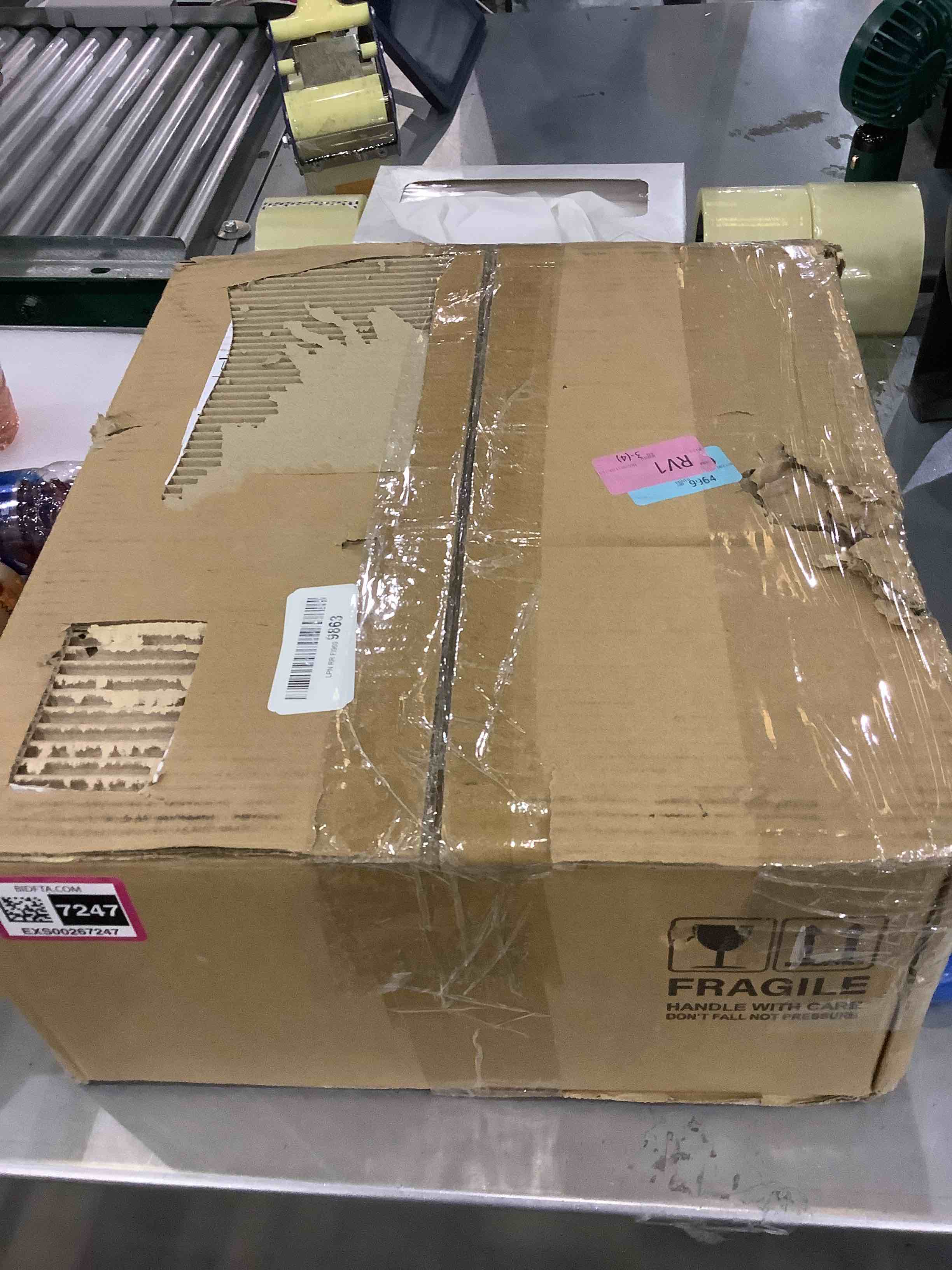 https://s3.amazonaws.com/lotting-images-prod/bidfta/EXS00267247_1684760088821.jpeg