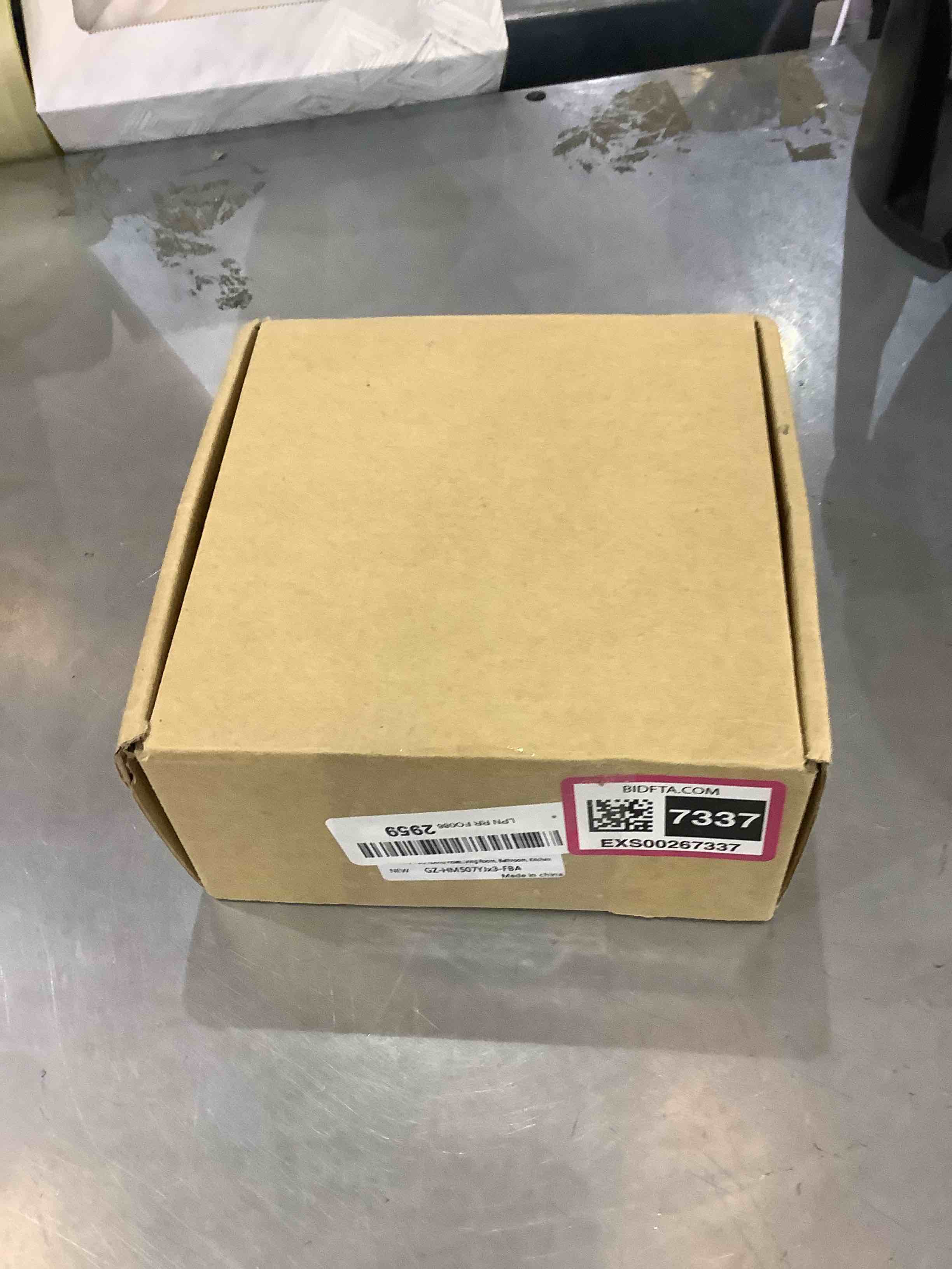 https://s3.amazonaws.com/lotting-images-prod/bidfta/EXS00267337_1684846304768.jpeg