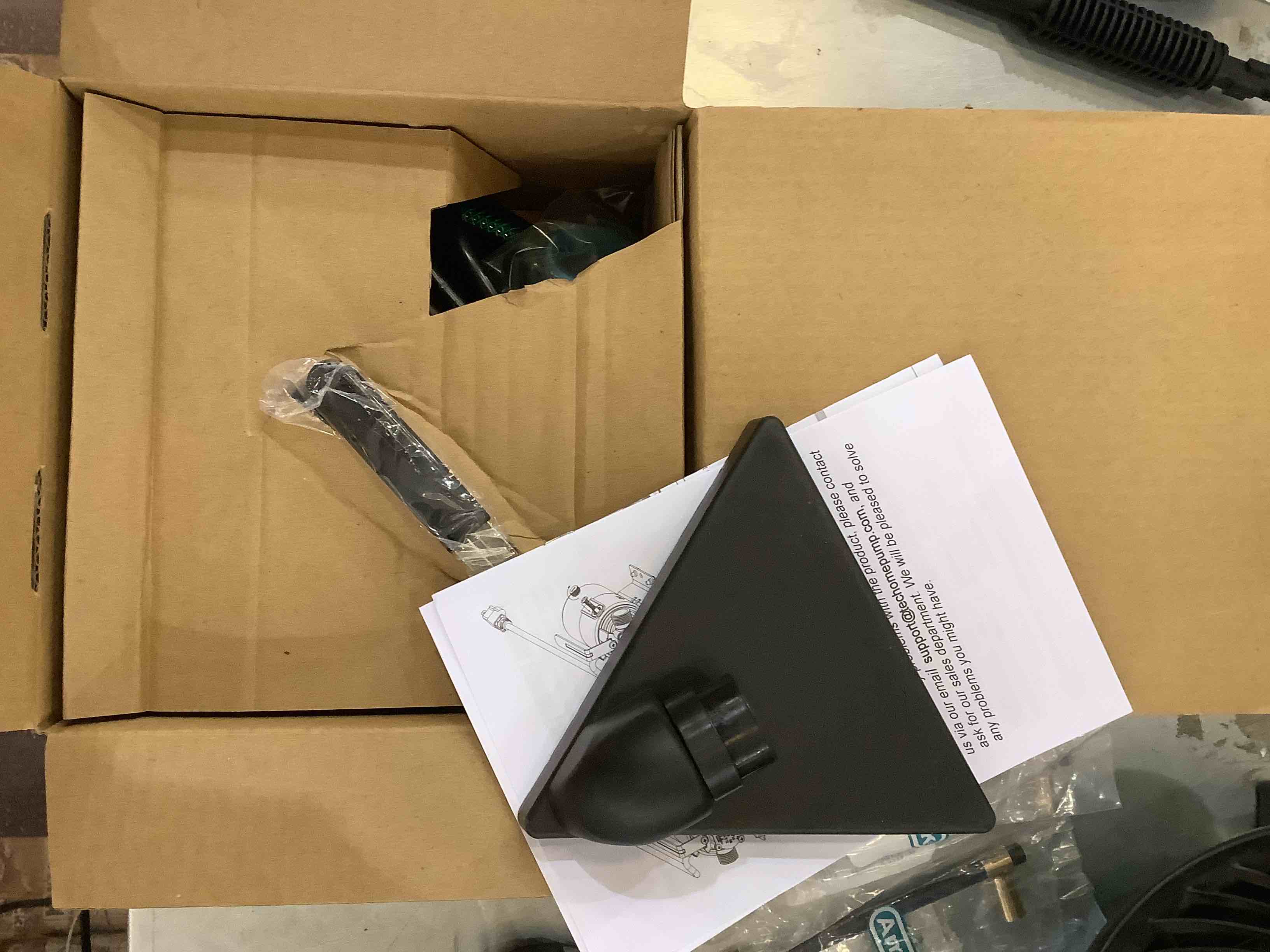 https://s3.amazonaws.com/lotting-images-prod/bidfta/EXS00267459_1685027635044.jpeg
