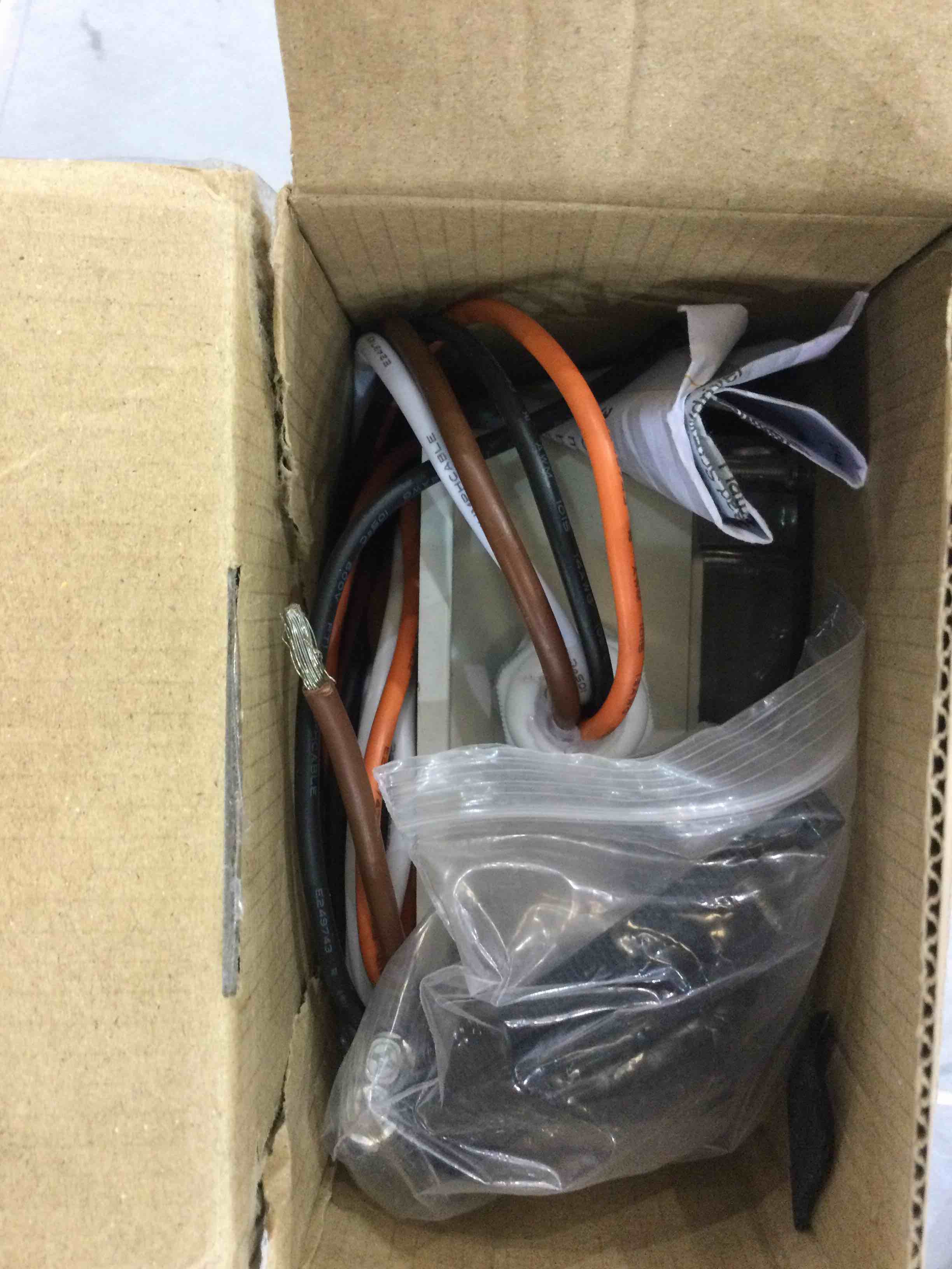 https://s3.amazonaws.com/lotting-images-prod/bidfta/EXS00267727_1684763270189.jpeg