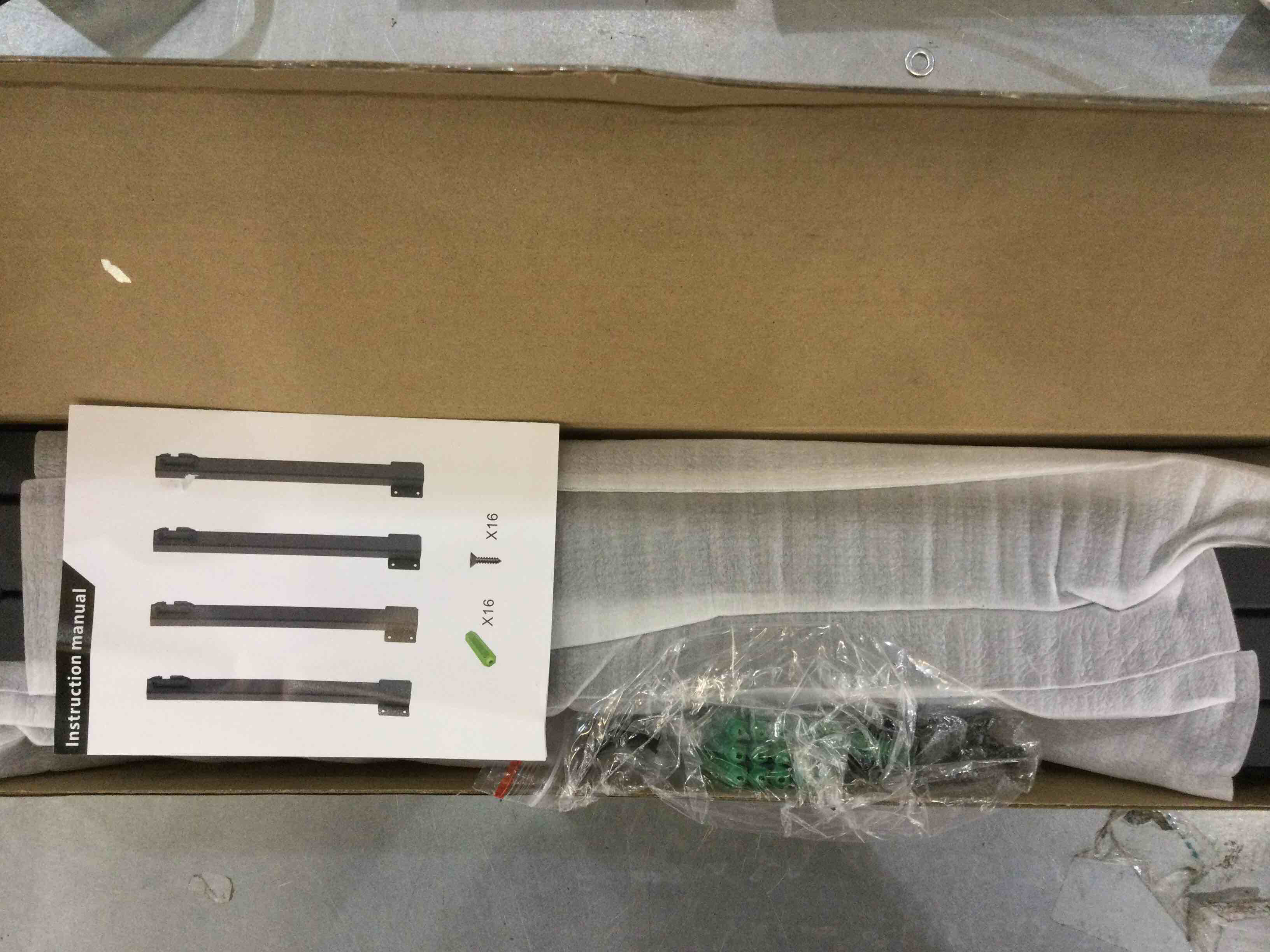 https://s3.amazonaws.com/lotting-images-prod/bidfta/EXS00267758_1684773703884.jpeg