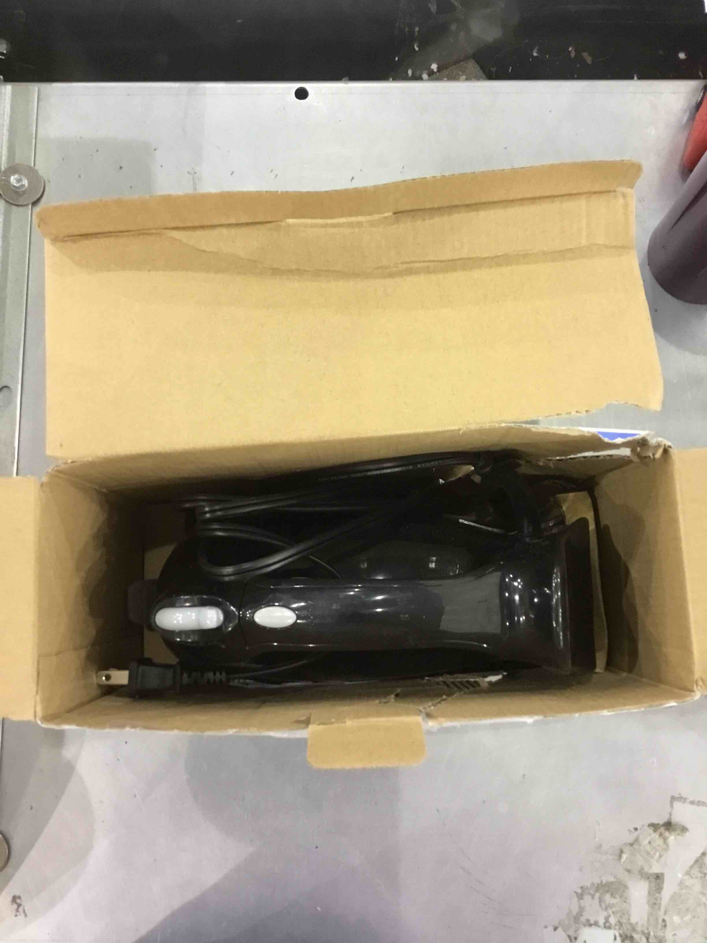 https://s3.amazonaws.com/lotting-images-prod/bidfta/EXS00268776_1685445668468.jpeg
