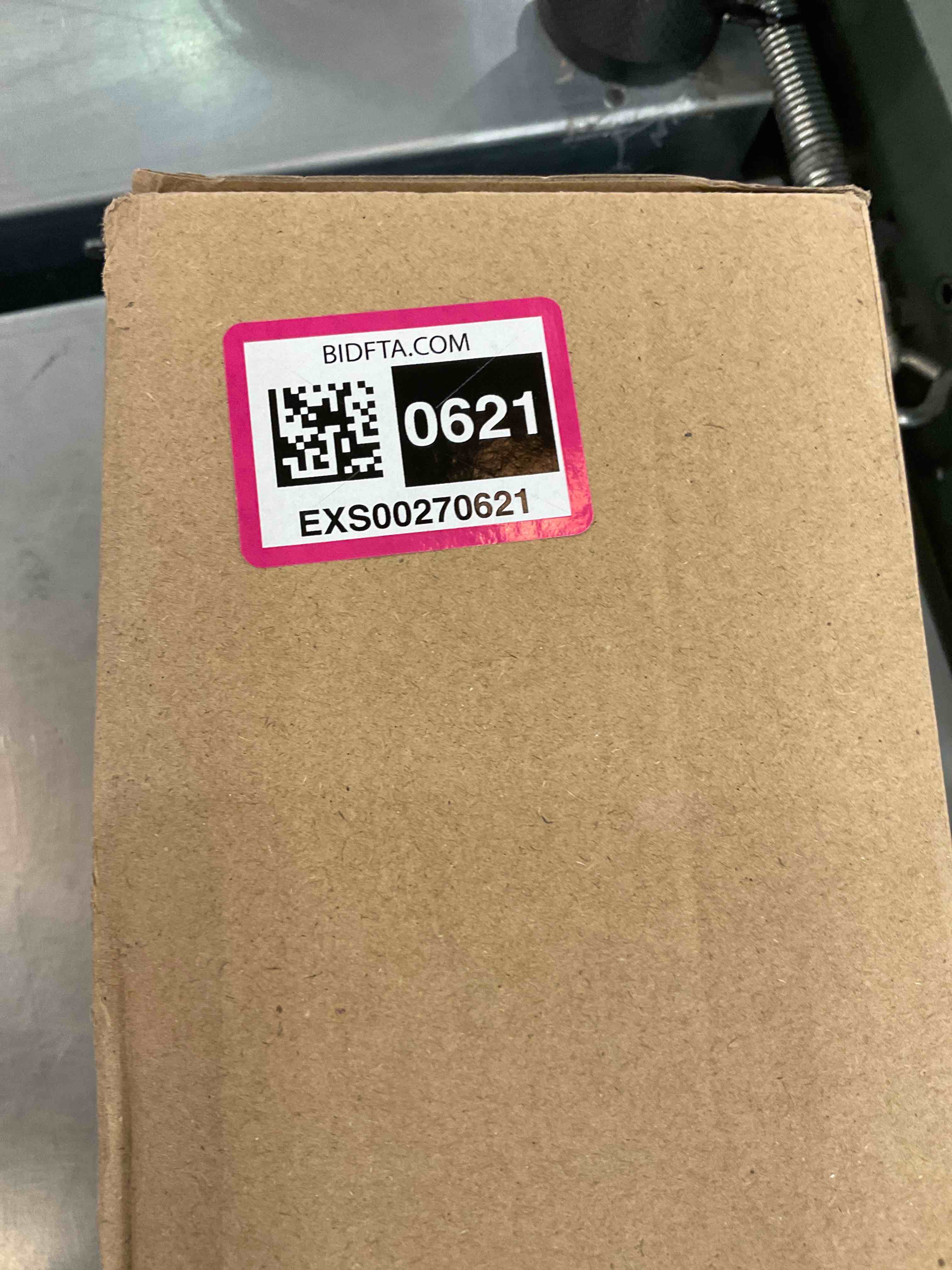 https://s3.amazonaws.com/lotting-images-prod/bidfta/EXS00270621_1685544846744.jpeg