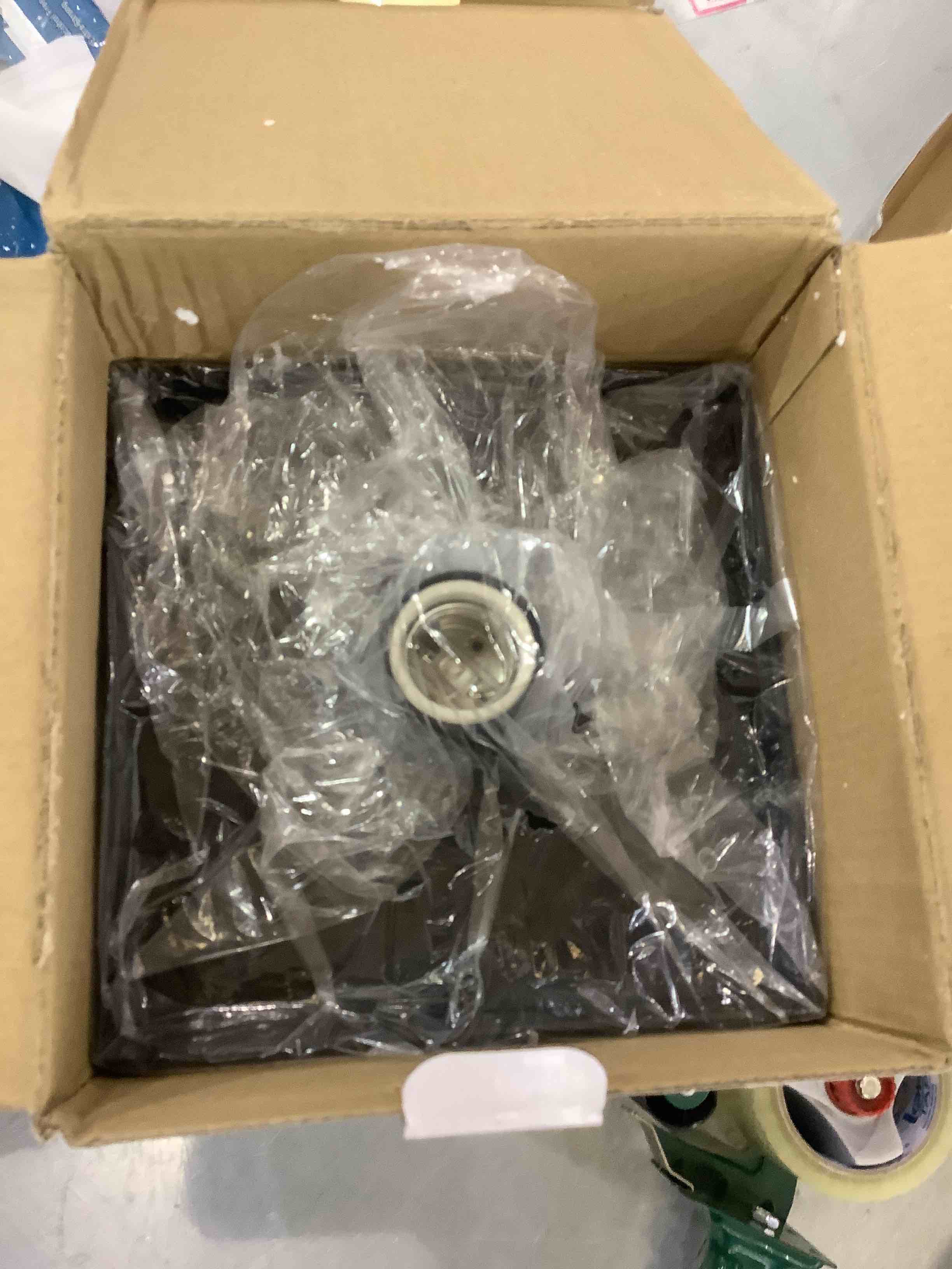 https://s3.amazonaws.com/lotting-images-prod/bidfta/EXS00271338_1685623418867.jpeg