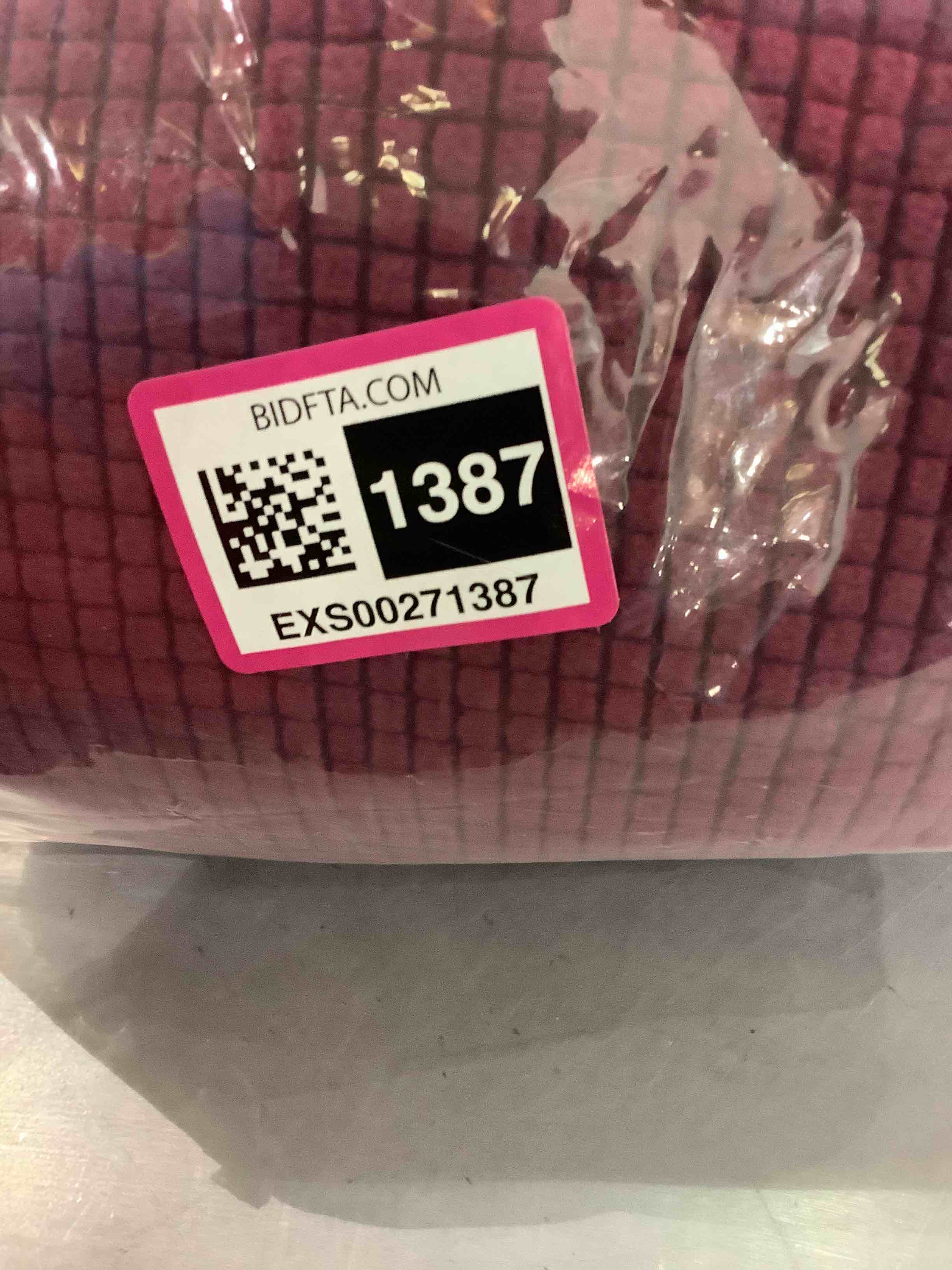 https://s3.amazonaws.com/lotting-images-prod/bidfta/EXS00271387_1685619434611.jpeg