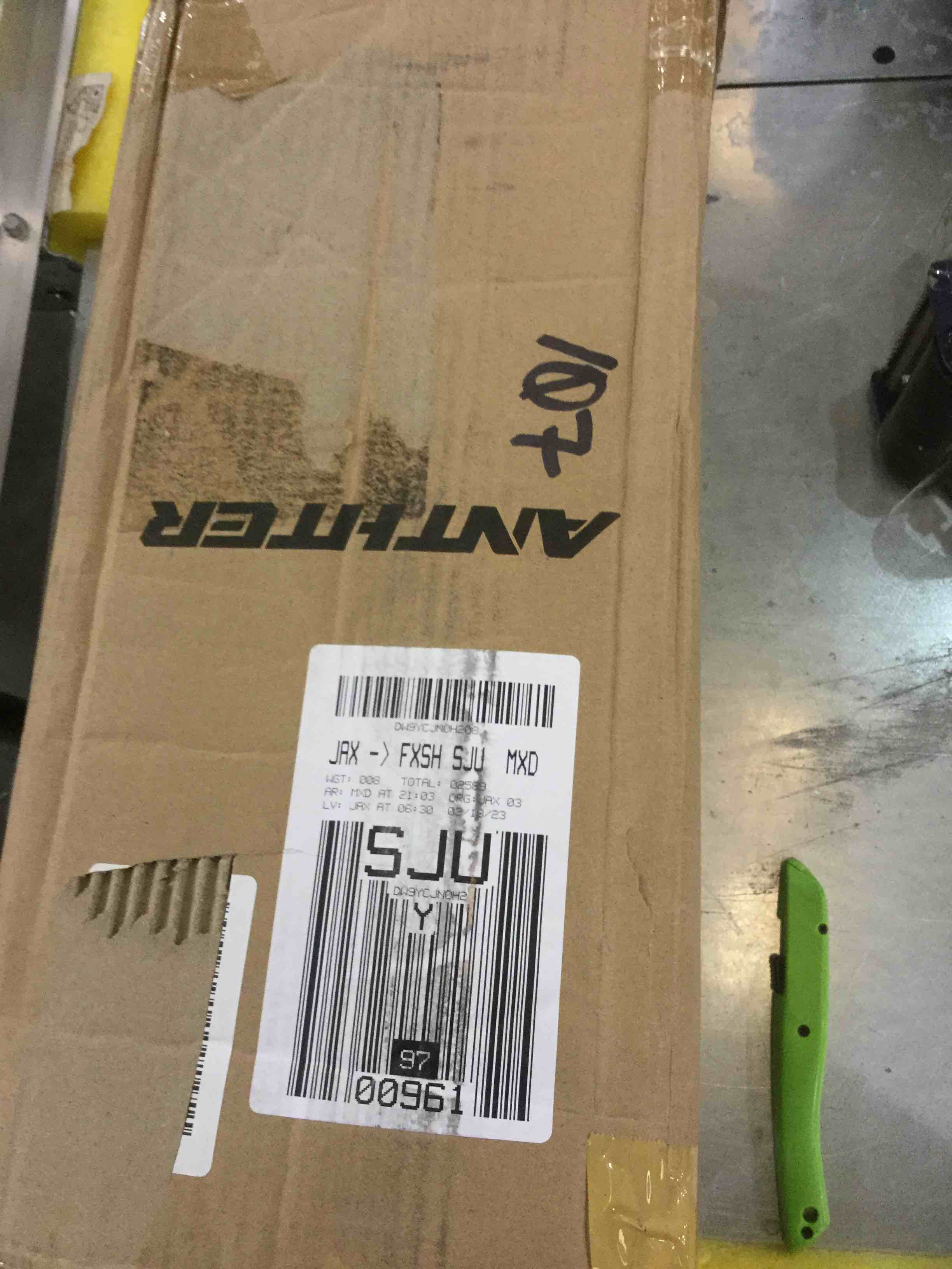 https://s3.amazonaws.com/lotting-images-prod/bidfta/EXS00271820_1685468892399.jpeg