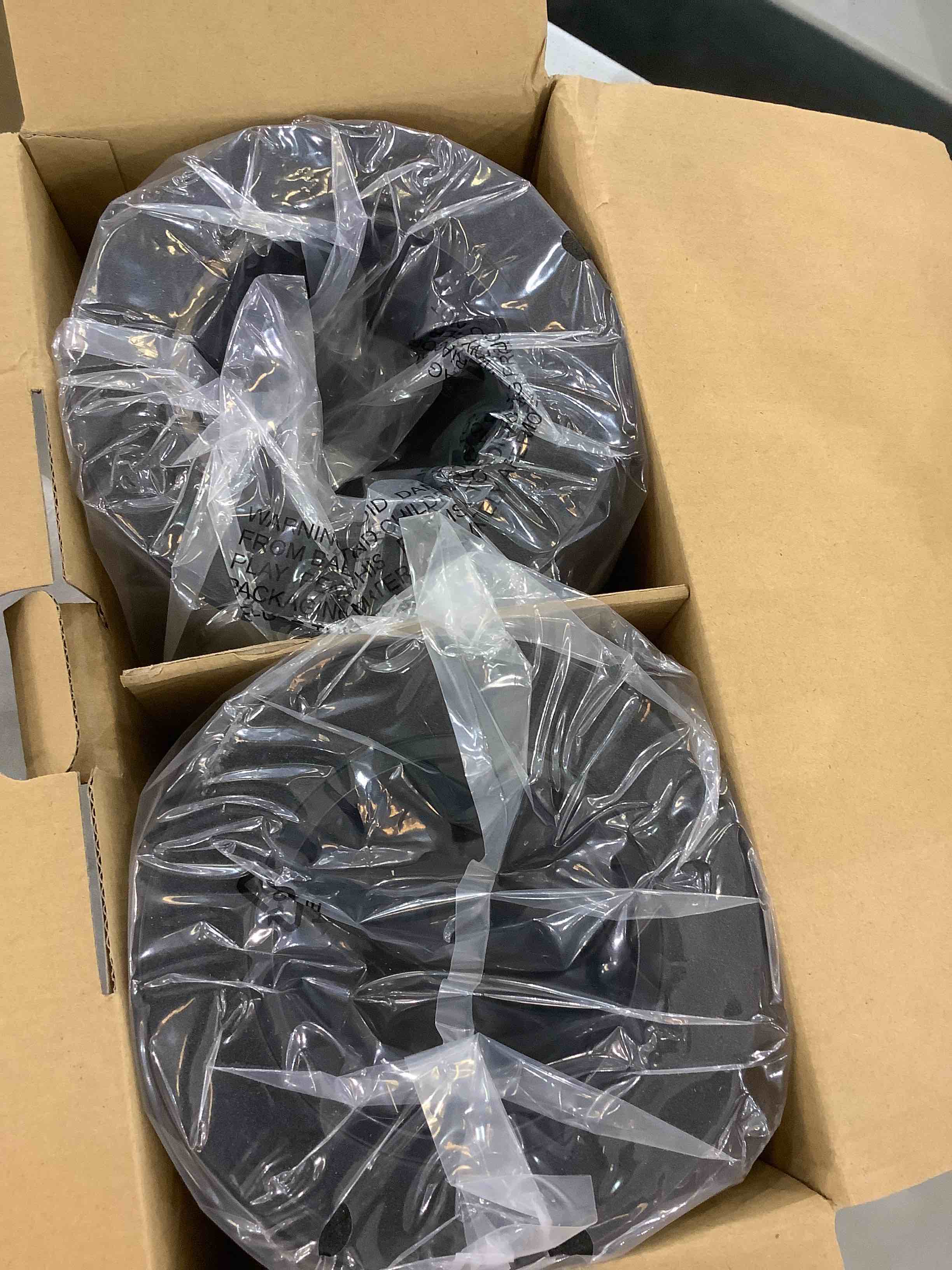 https://s3.amazonaws.com/lotting-images-prod/bidfta/EXS00273208_1685540346177.jpeg