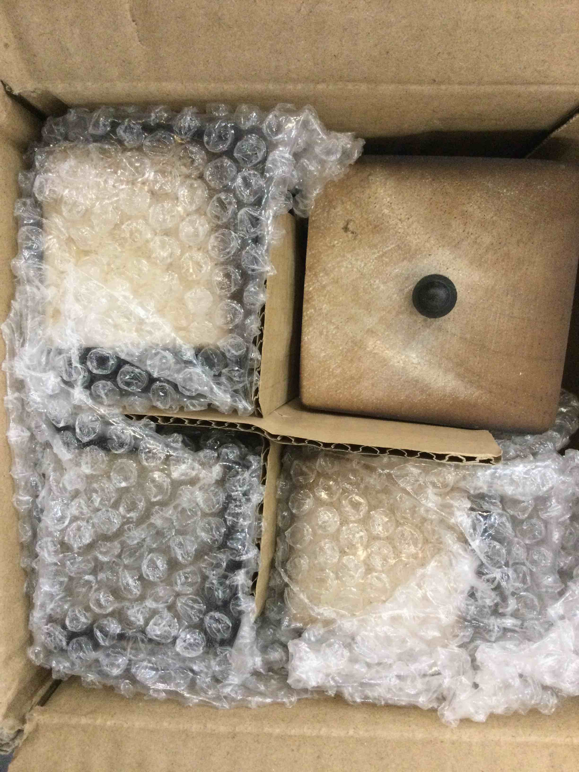 https://s3.amazonaws.com/lotting-images-prod/bidfta/EXS00274430_1685546601276.jpeg