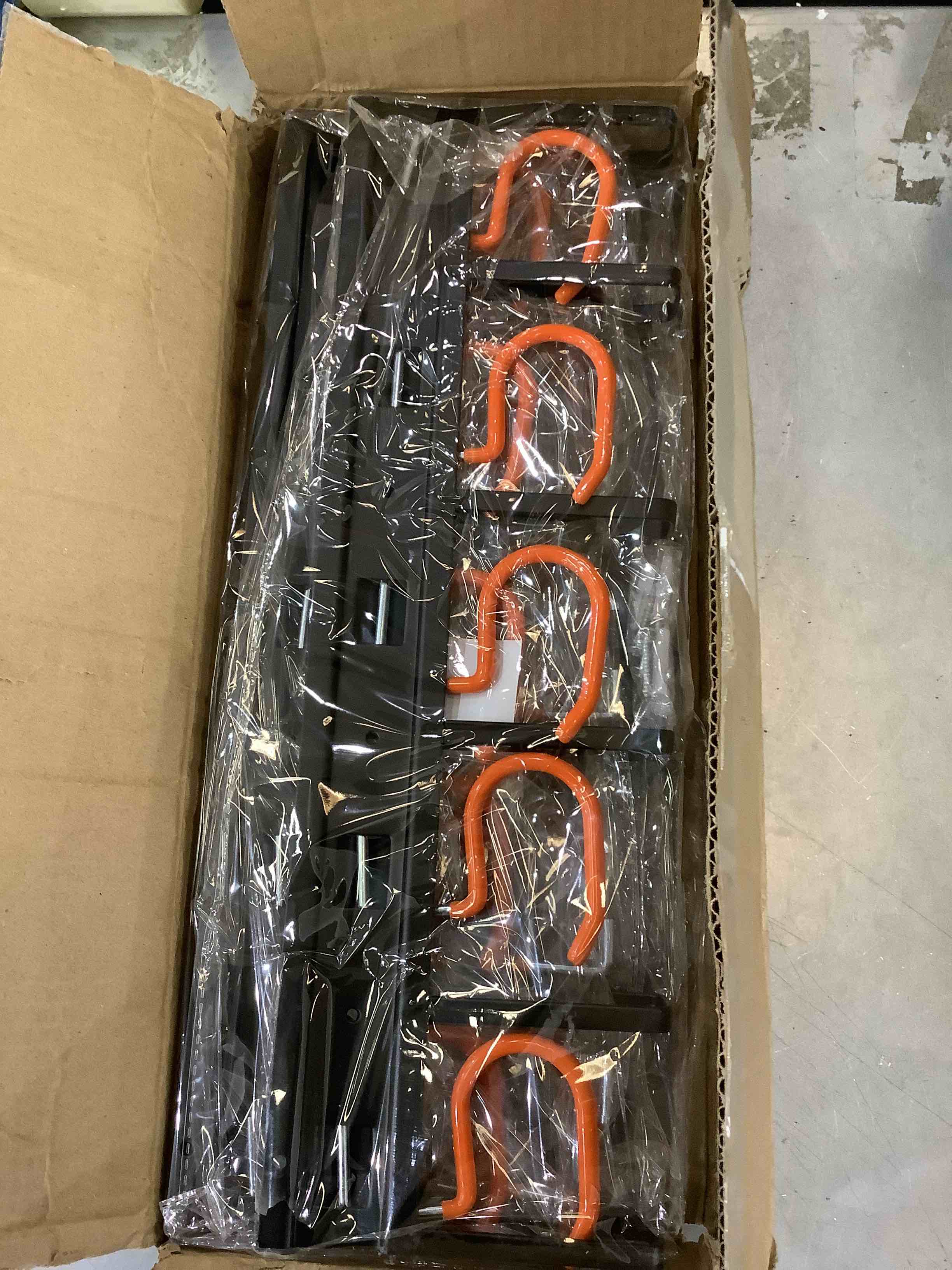 https://s3.amazonaws.com/lotting-images-prod/bidfta/EXS00275123_1685468748463.jpeg