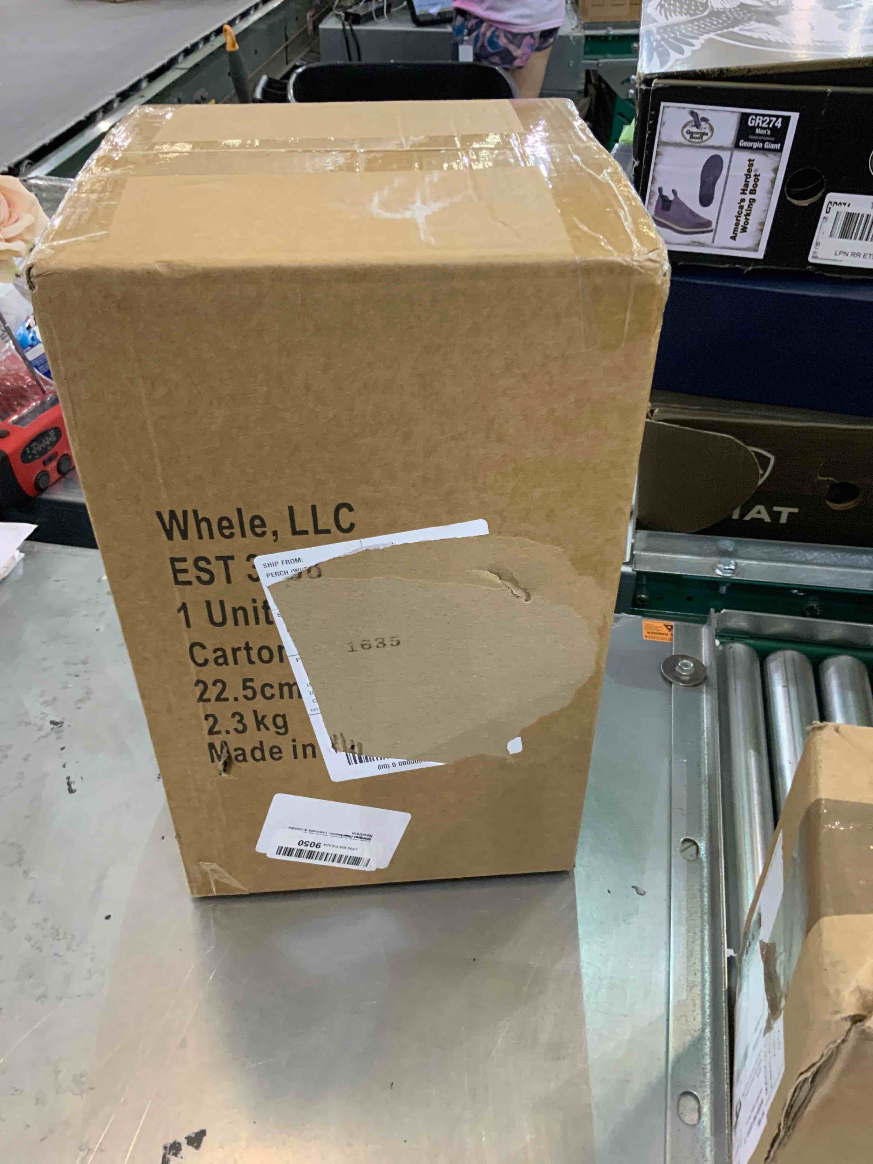 https://s3.amazonaws.com/lotting-images-prod/bidfta/EXS00275770_1685025910867.jpeg