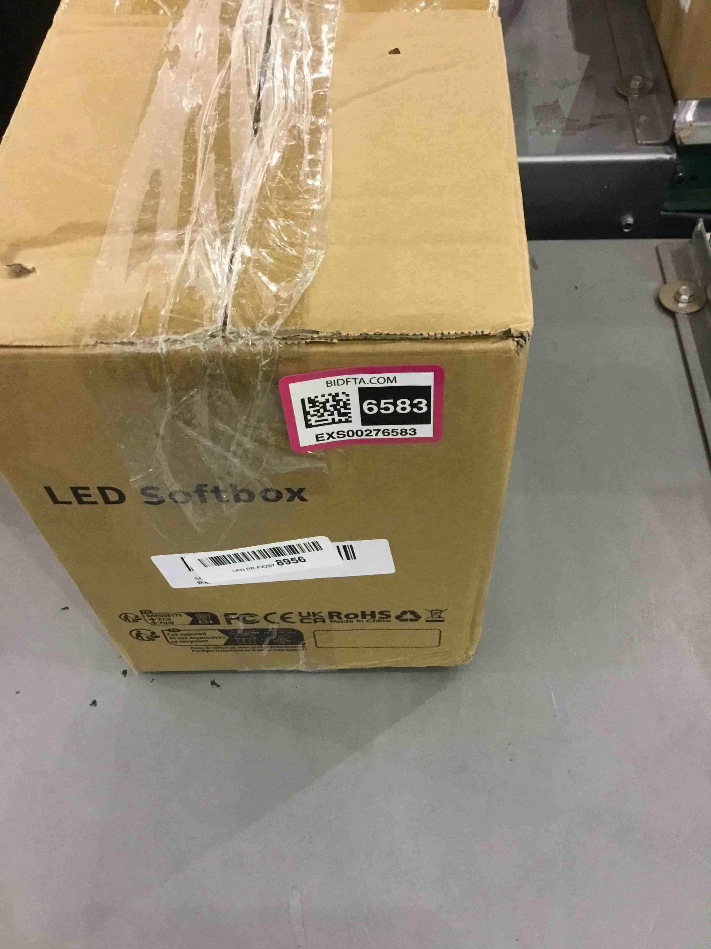 https://s3.amazonaws.com/lotting-images-prod/bidfta/EXS00276583_1685446067991.jpeg