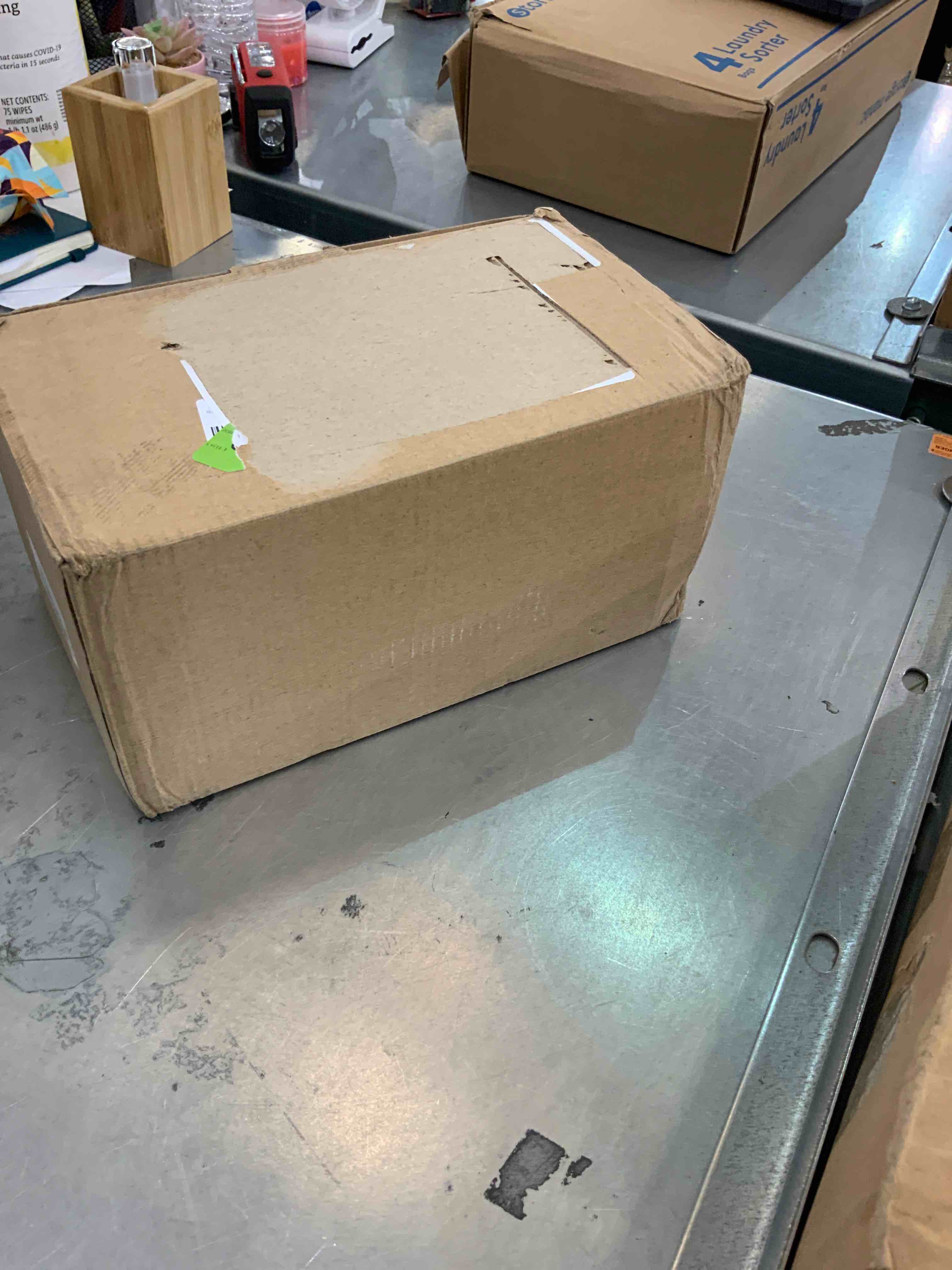 https://s3.amazonaws.com/lotting-images-prod/bidfta/EXS00277205_1685468241502.jpeg