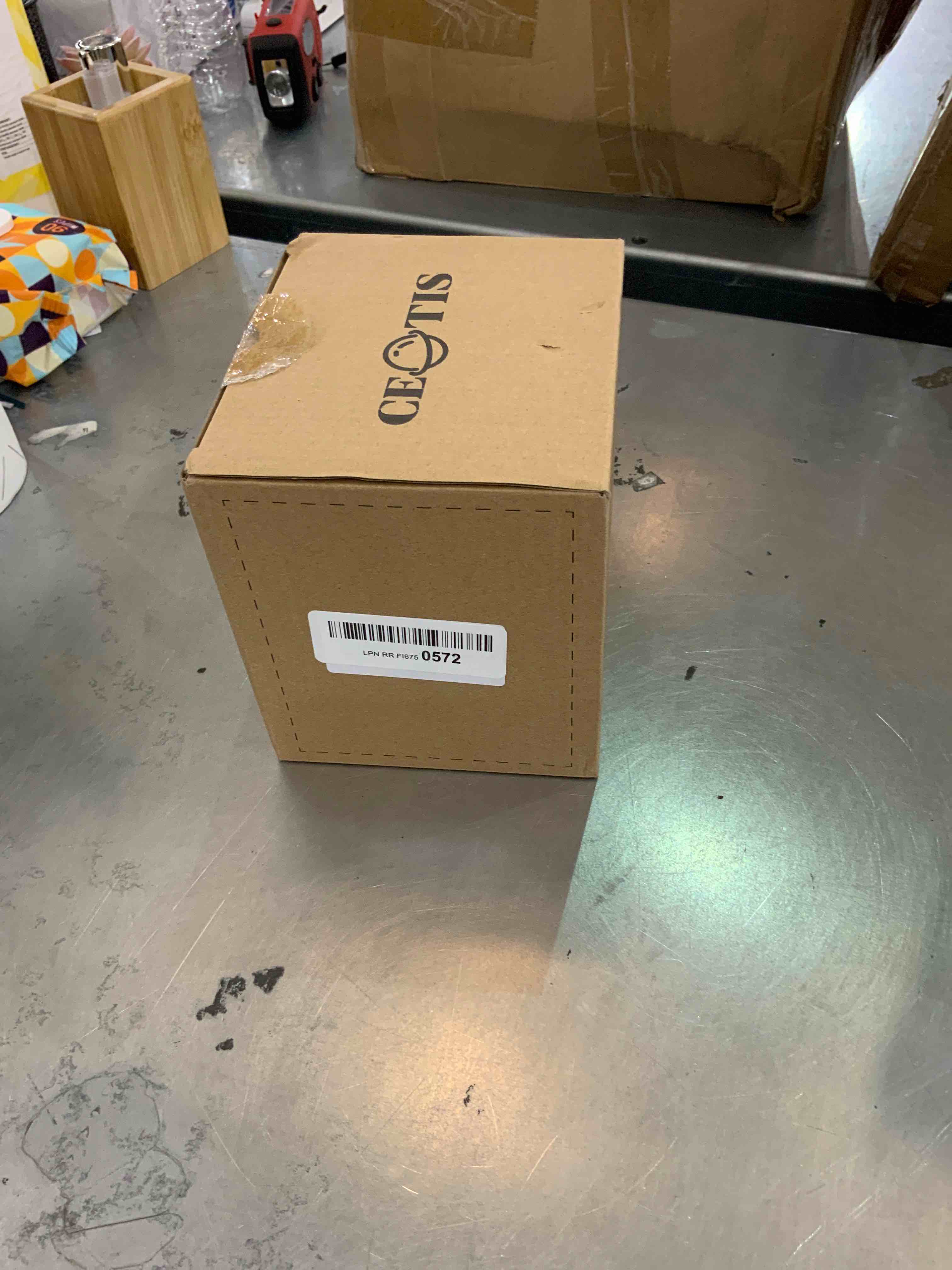 https://s3.amazonaws.com/lotting-images-prod/bidfta/EXS00277352_1685541425198.jpeg
